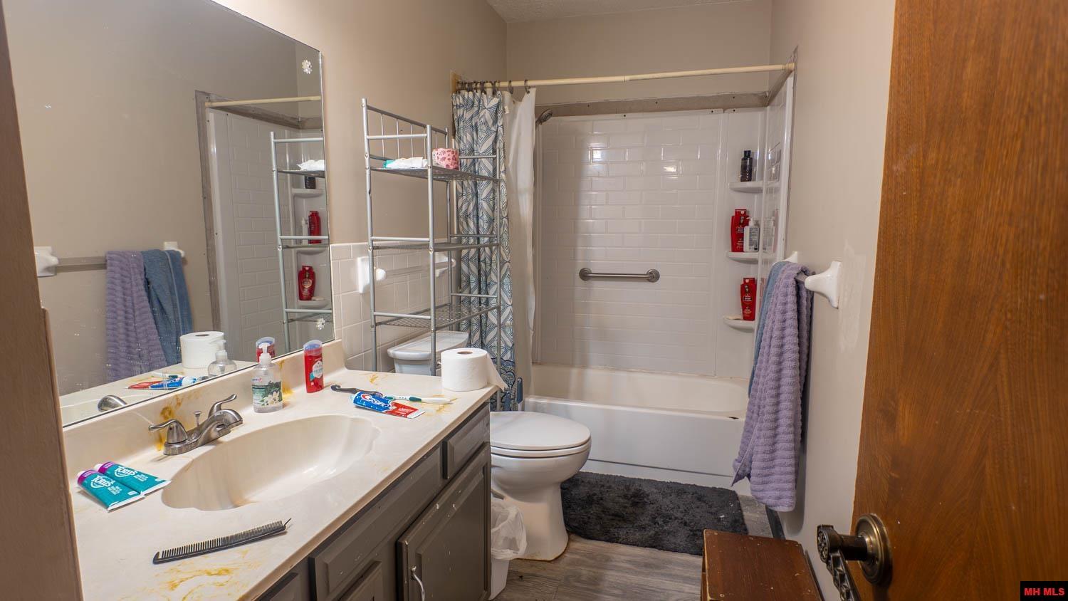 1905 Van Buren Avenue