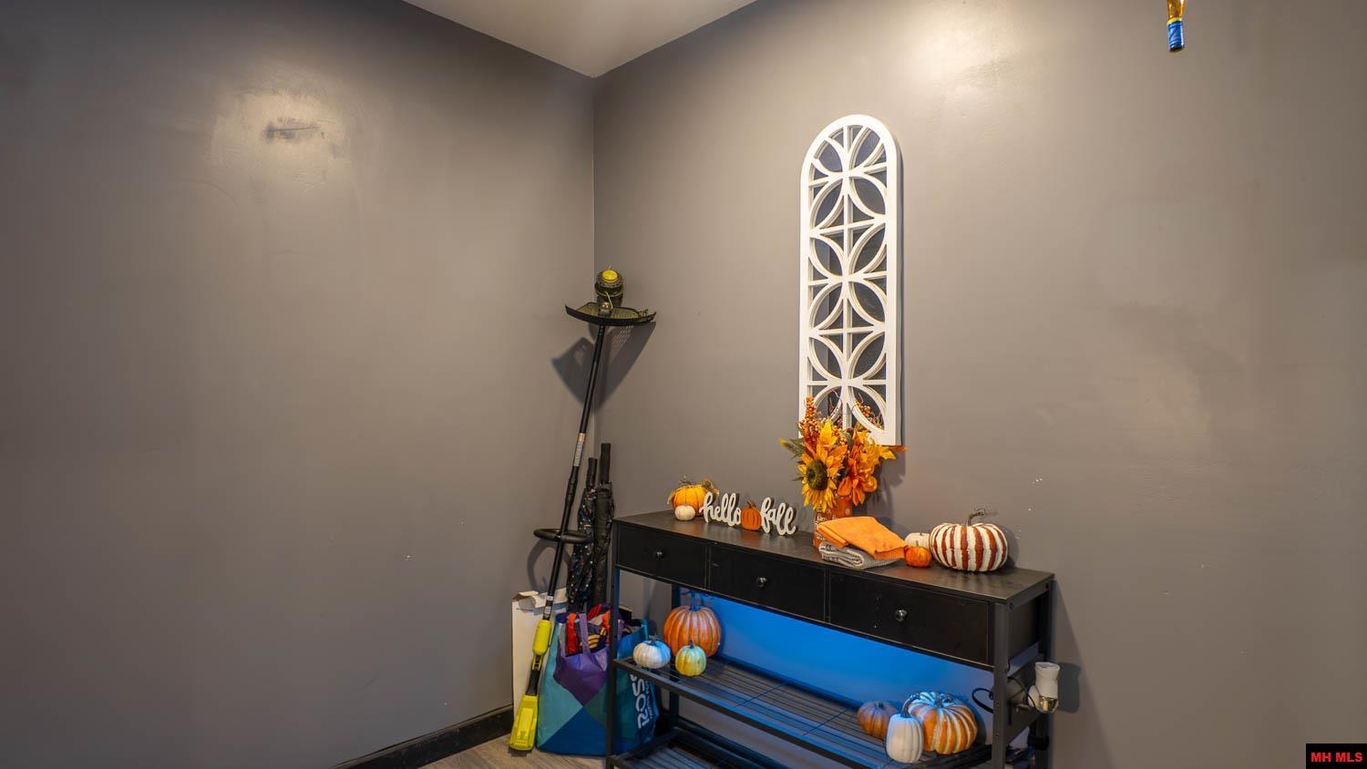 1905 Van Buren Avenue