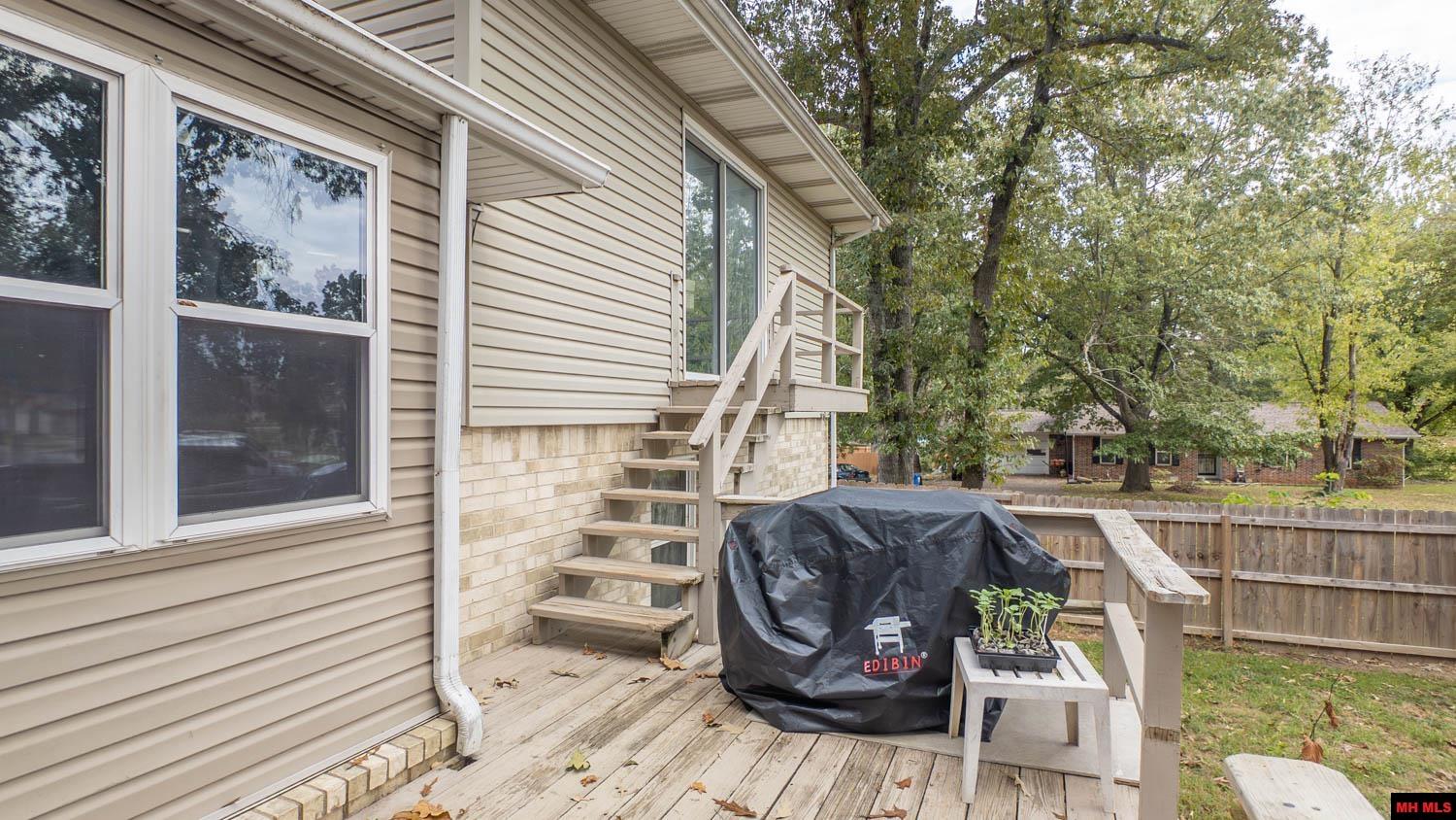 1905 Van Buren Avenue