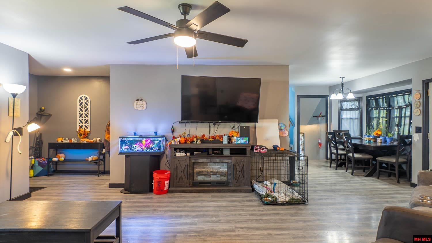 1905 Van Buren Avenue