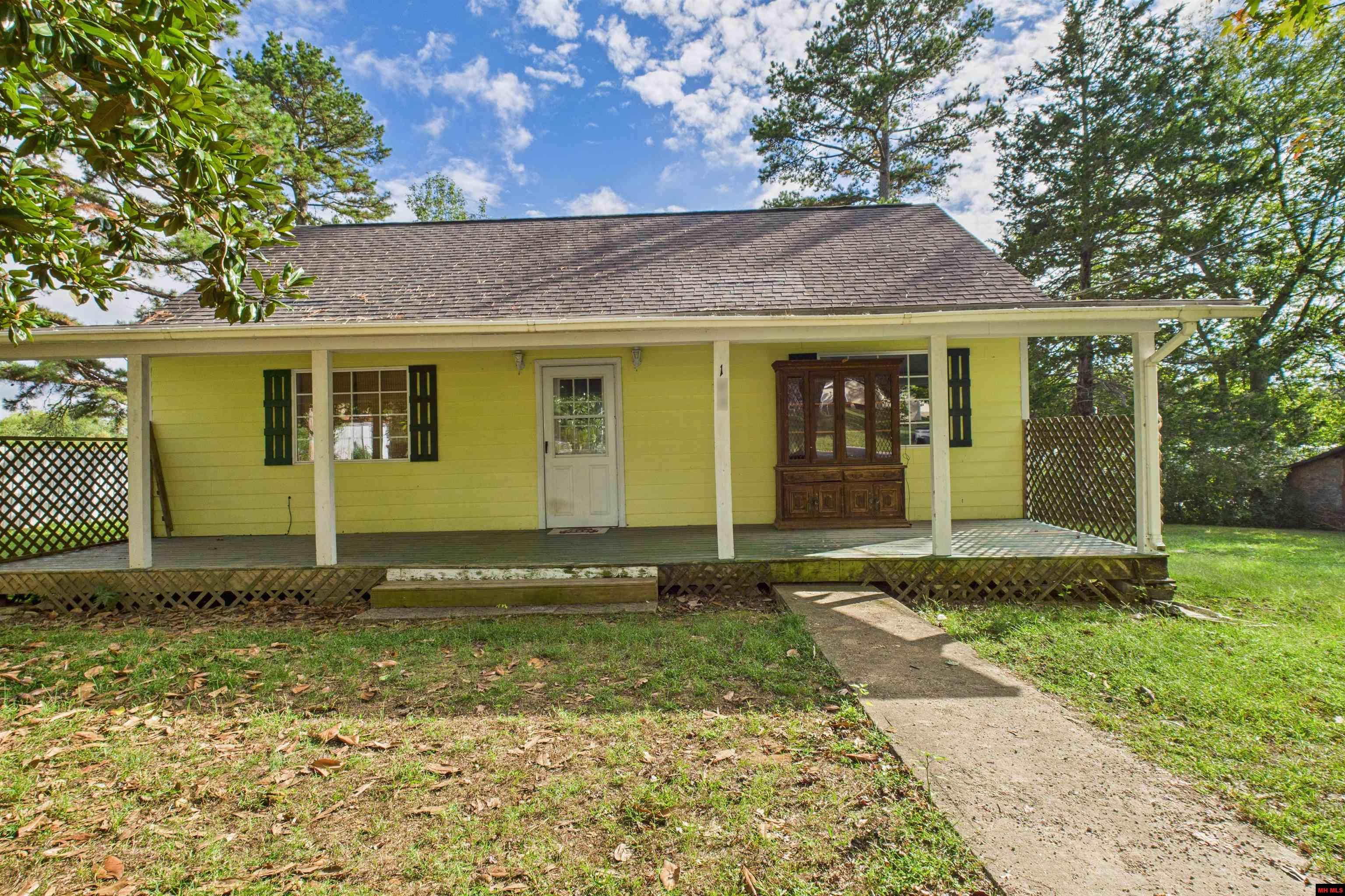 122 JAY STREET Melbourne, AR