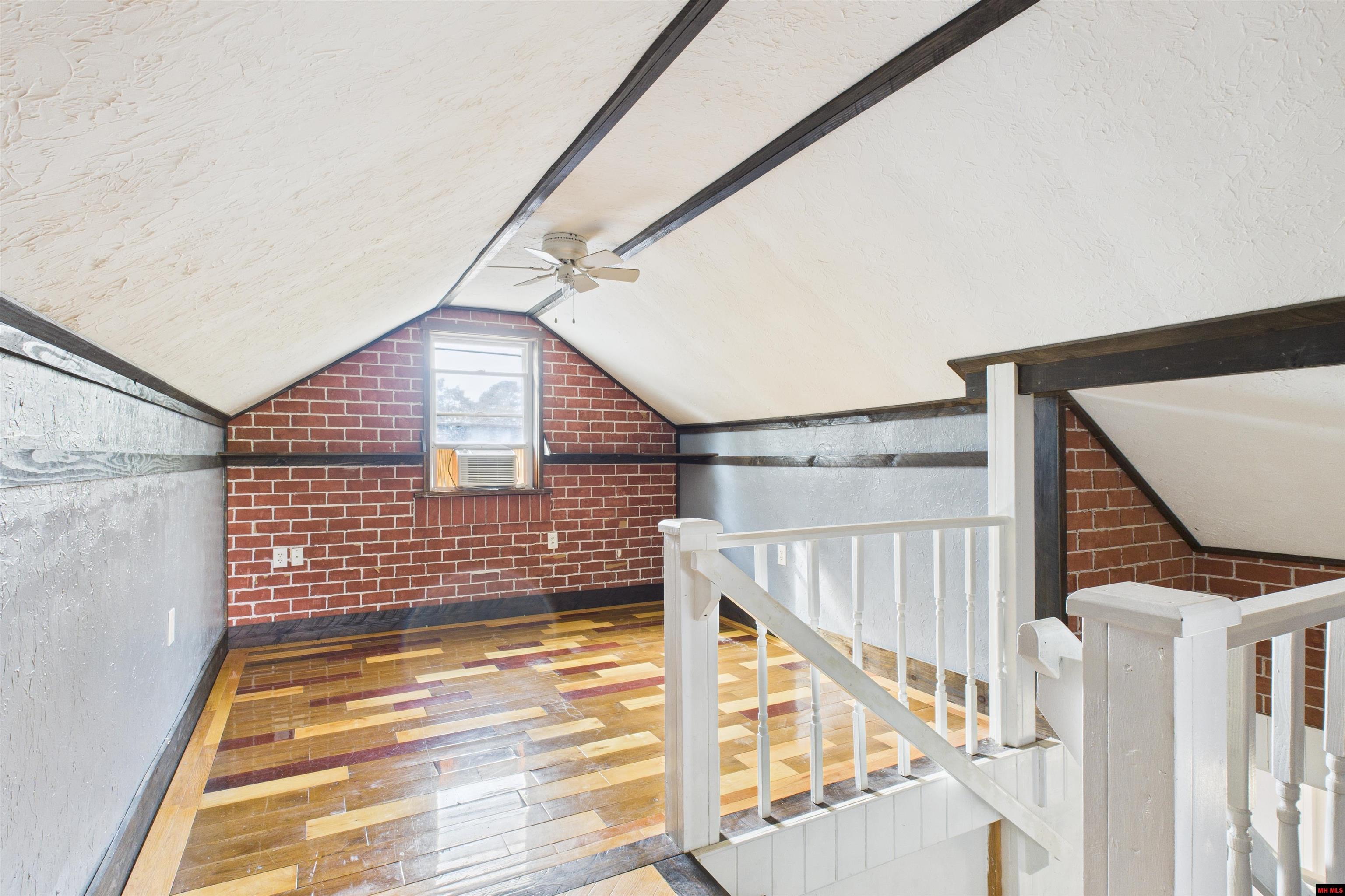 122 JAY STREET Melbourne, AR