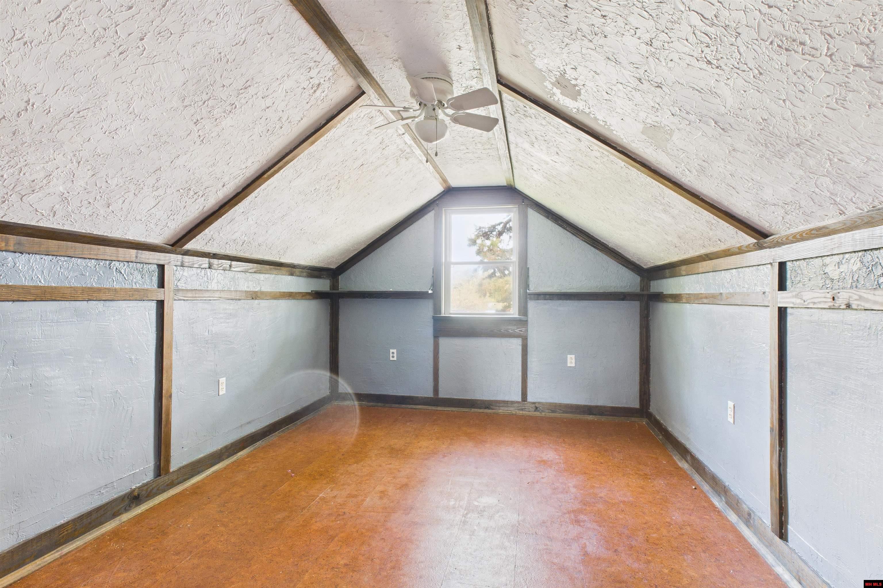 122 JAY STREET Melbourne, AR