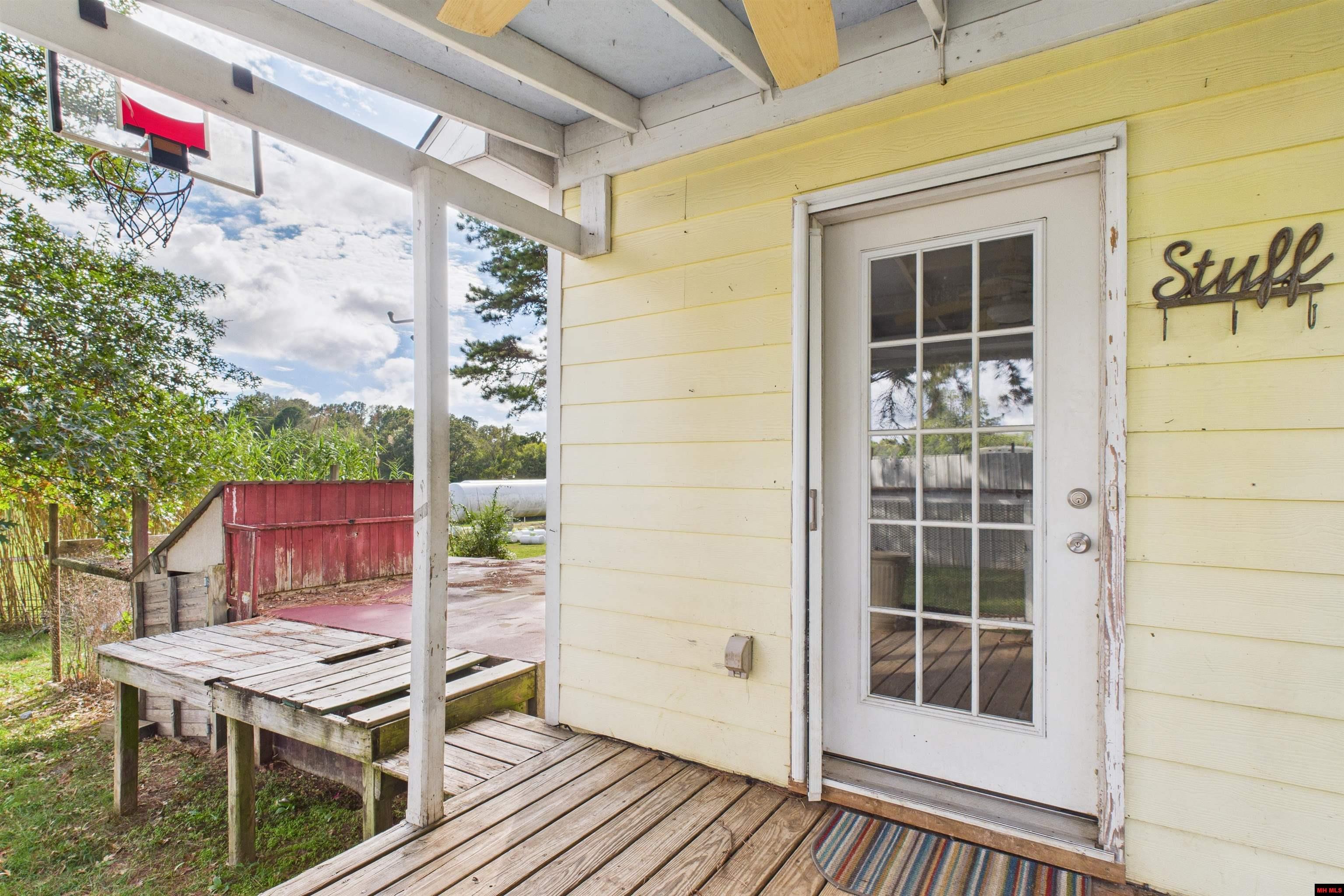 122 JAY STREET Melbourne, AR