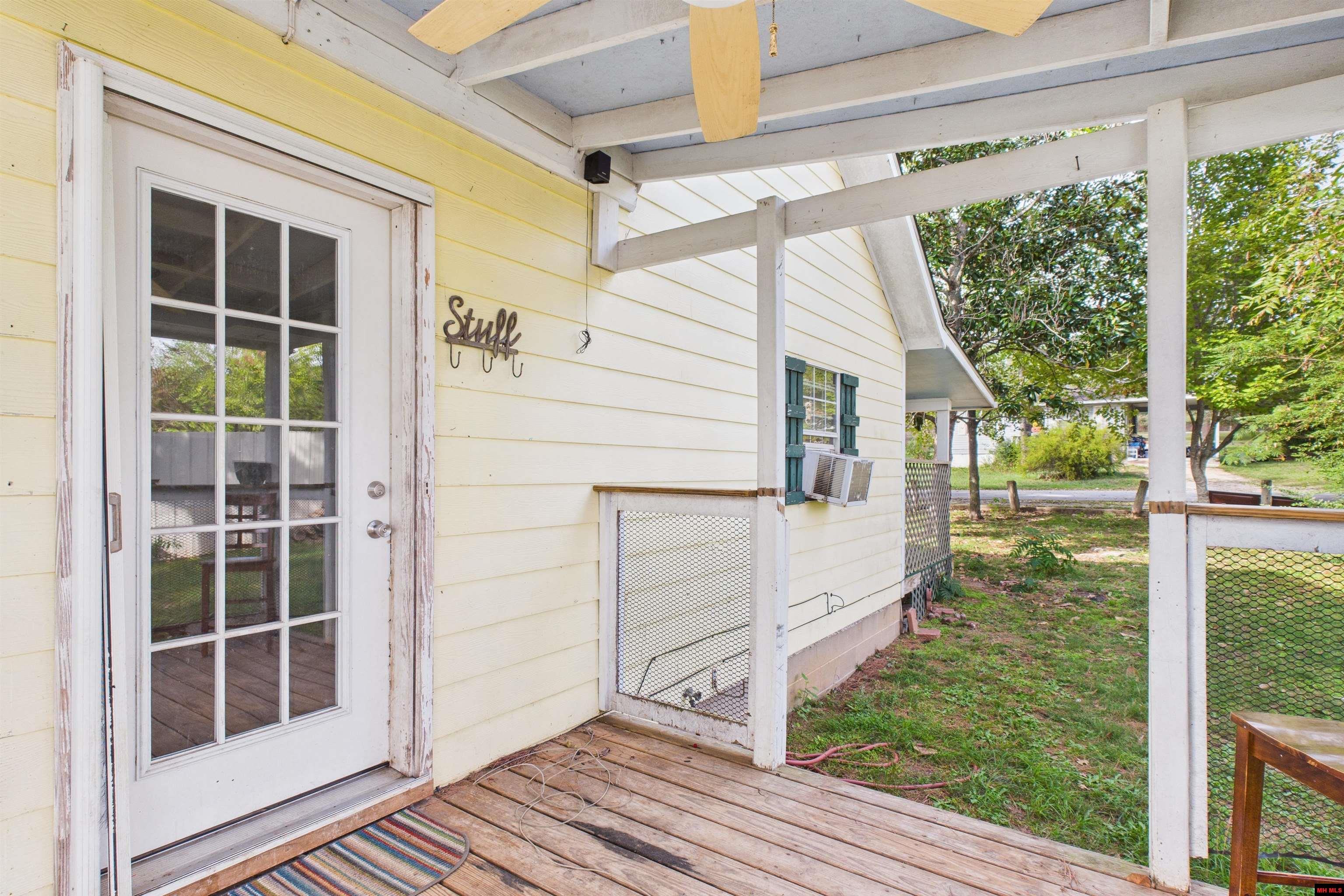 122 JAY STREET Melbourne, AR