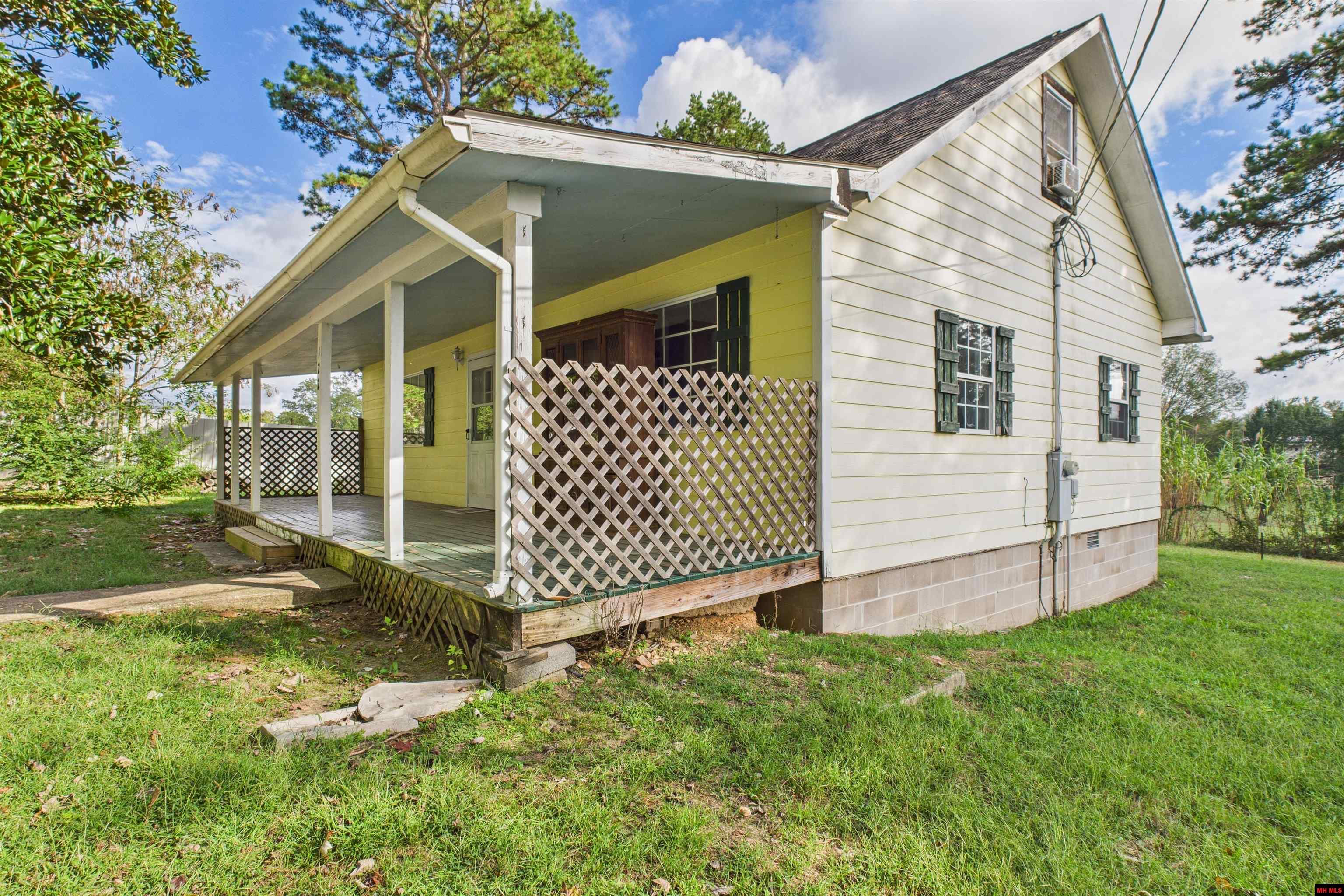 122 JAY STREET Melbourne, AR