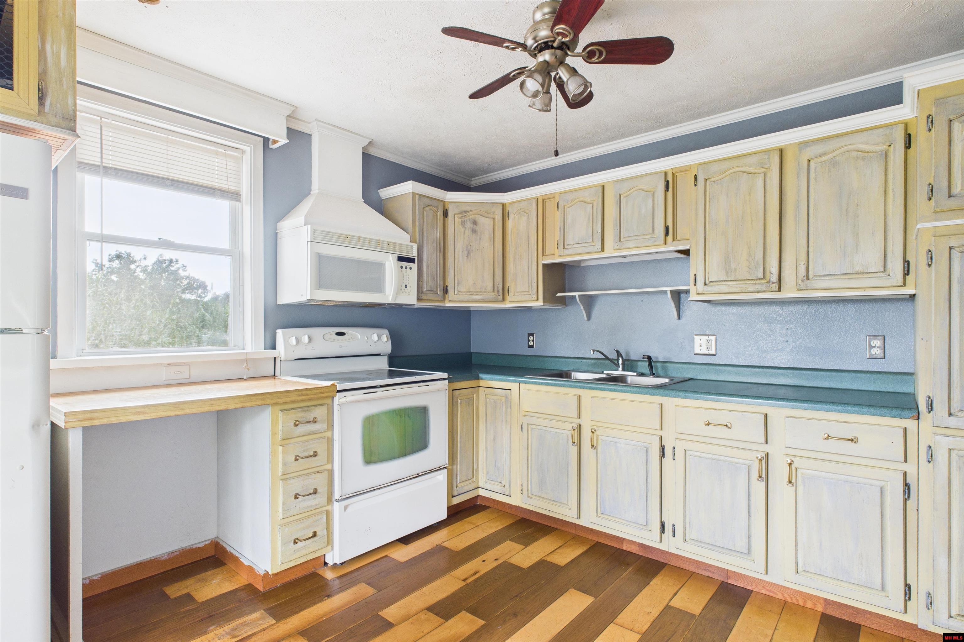 122 JAY STREET Melbourne, AR