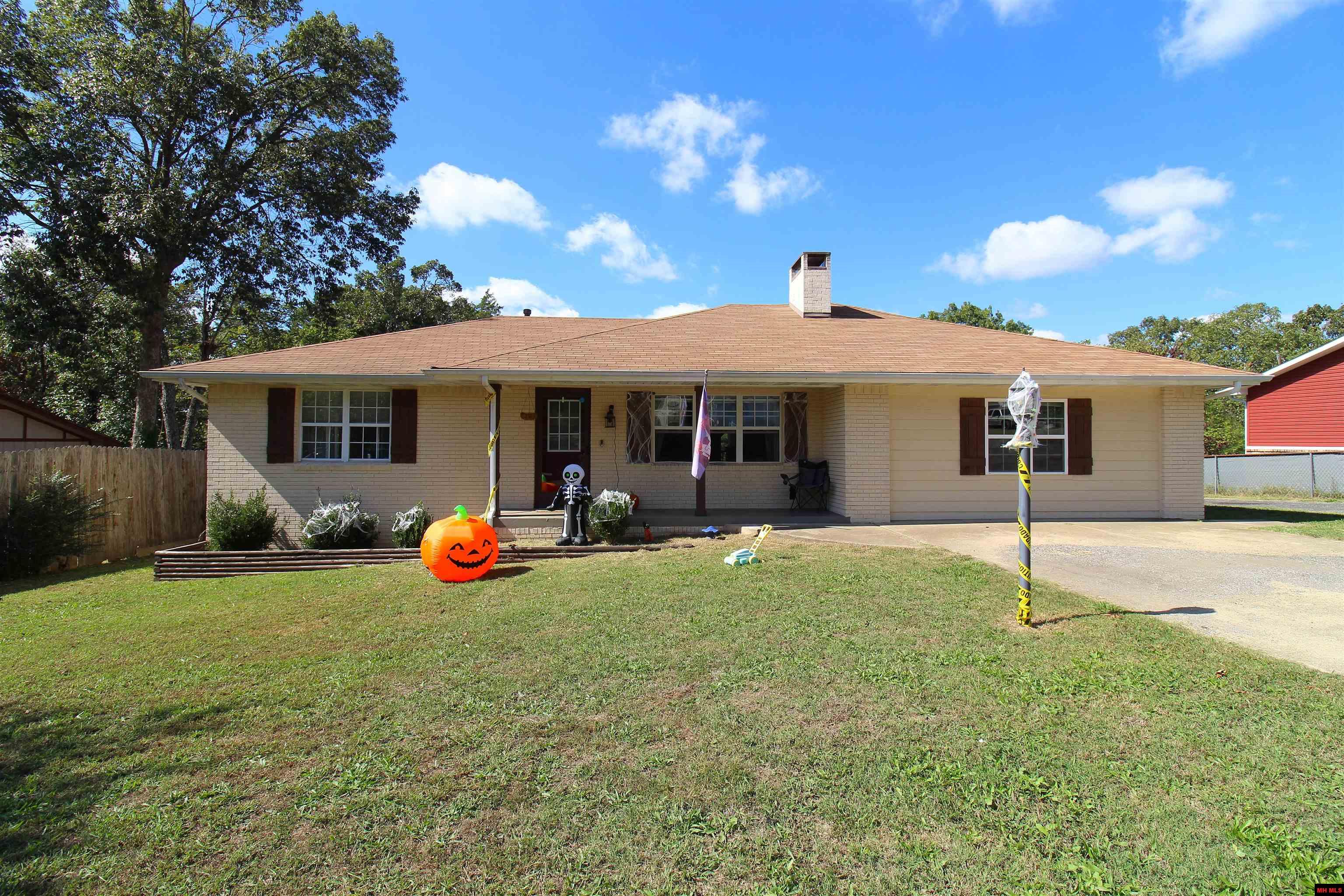 1812 Hallmark Circle