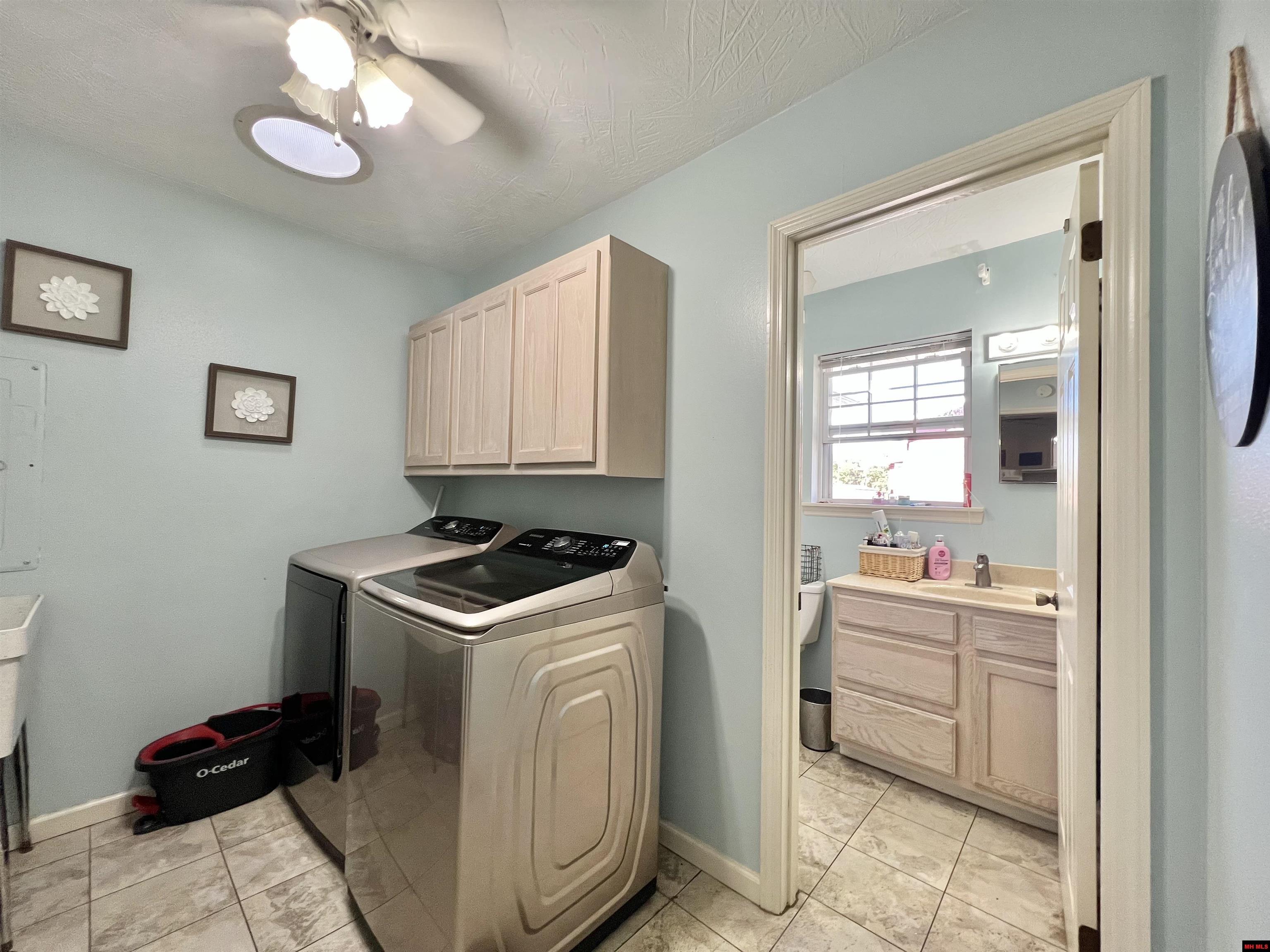 1812 Hallmark Circle