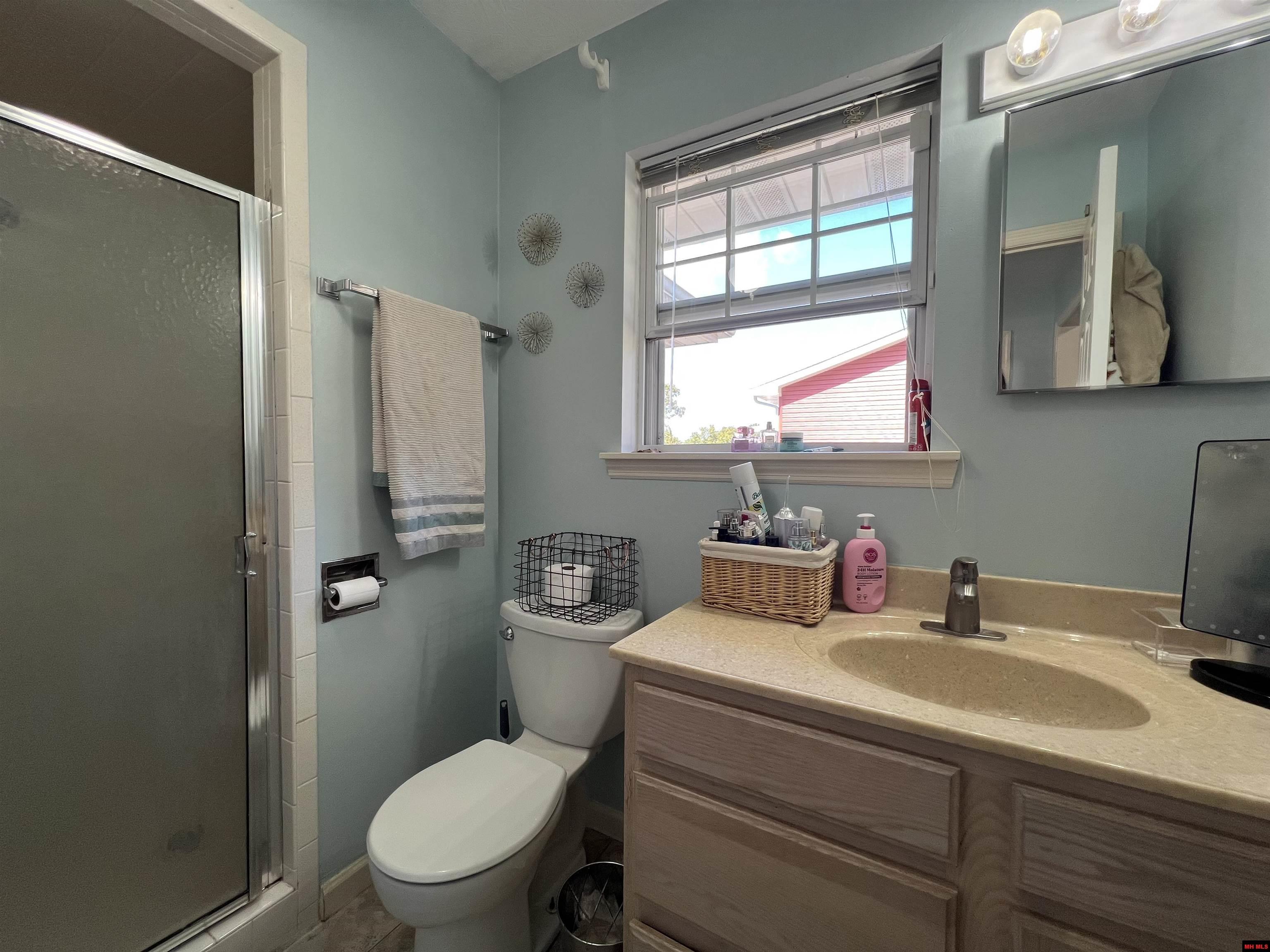 1812 Hallmark Circle