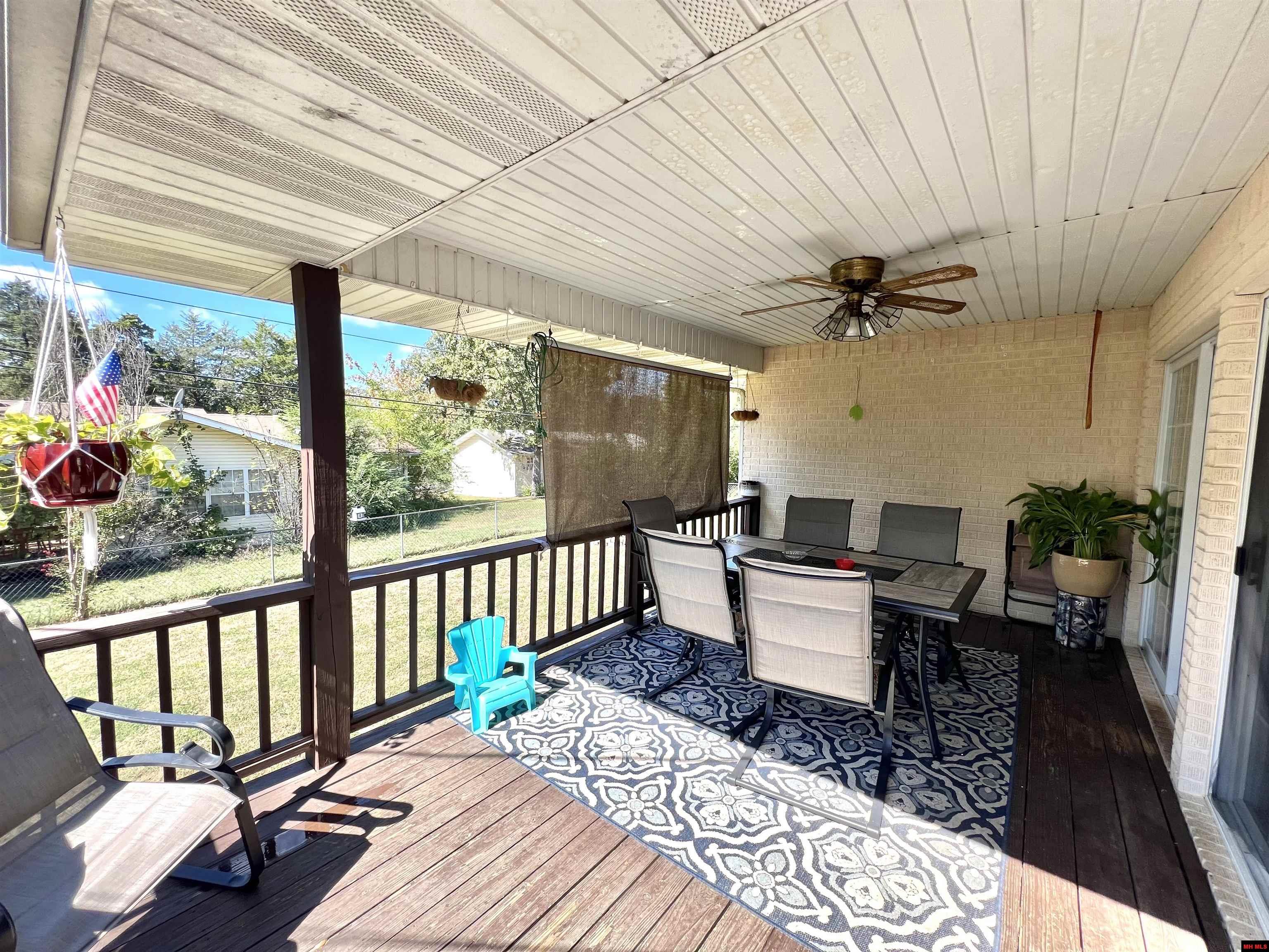 1812 Hallmark Circle