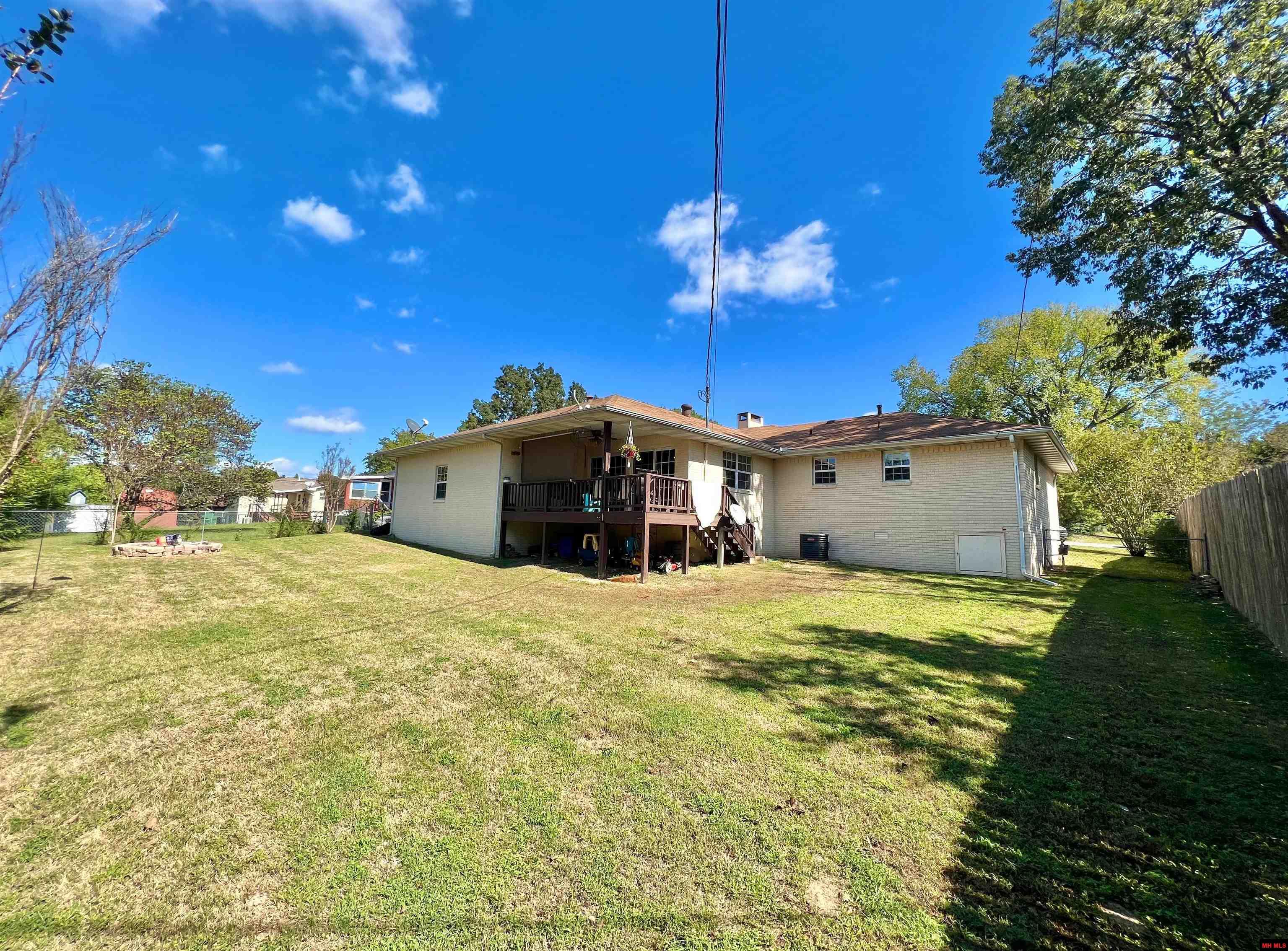 1812 Hallmark Circle