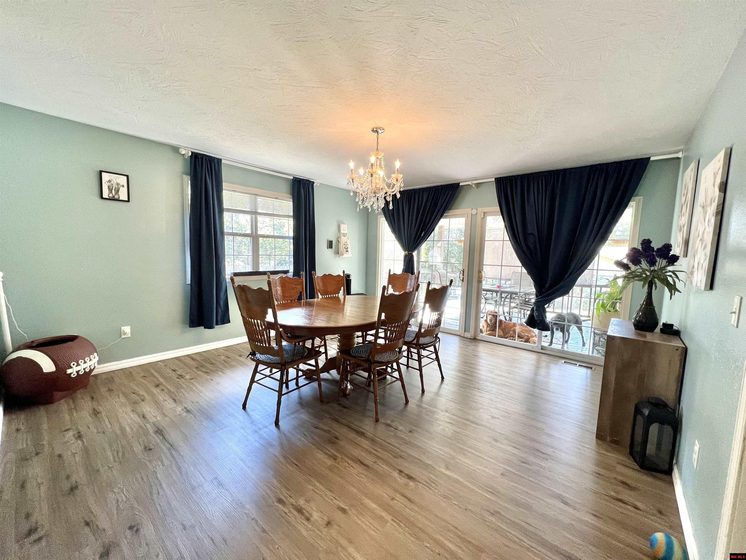 1812 Hallmark Circle