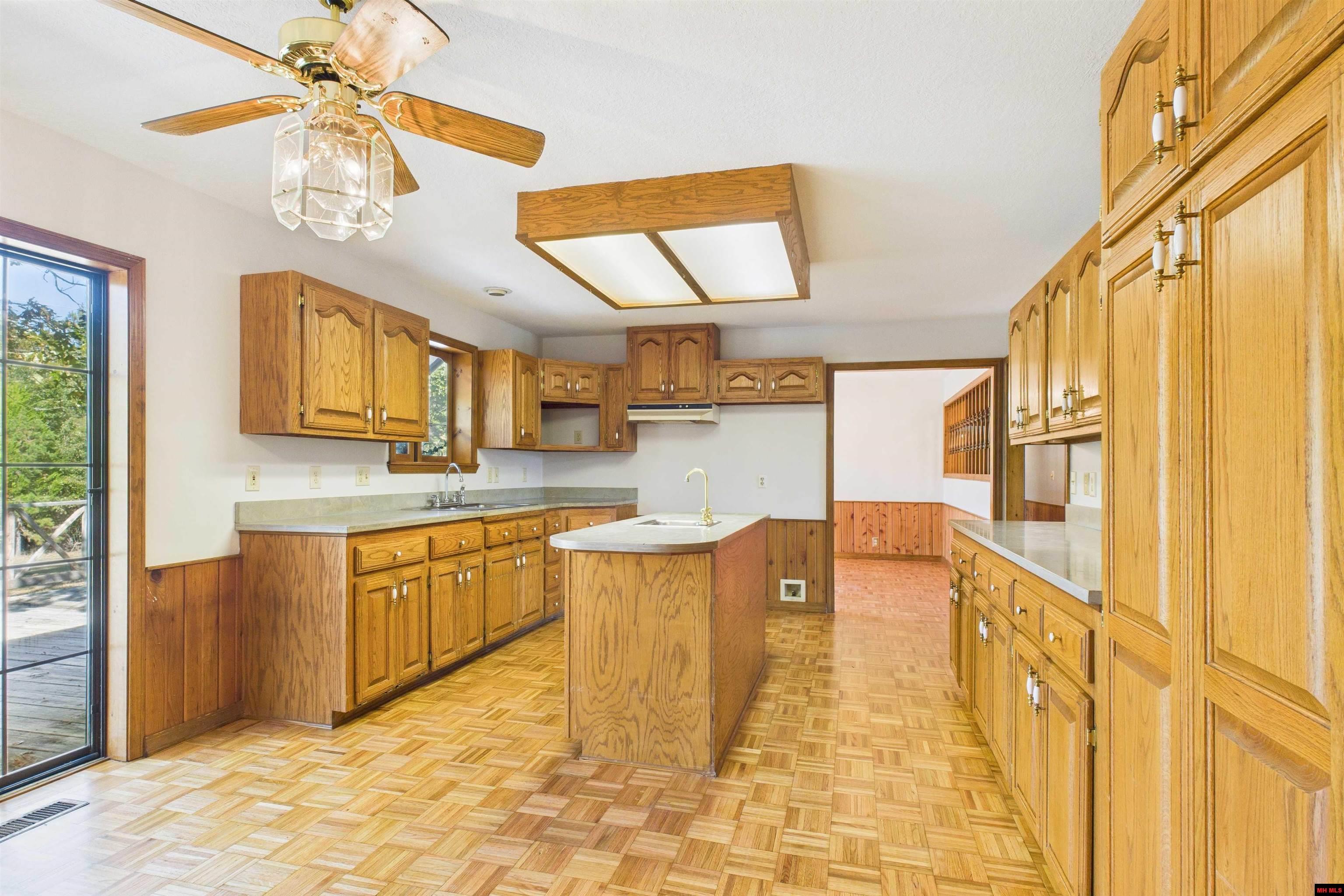 7167 Hwy 62/412 West