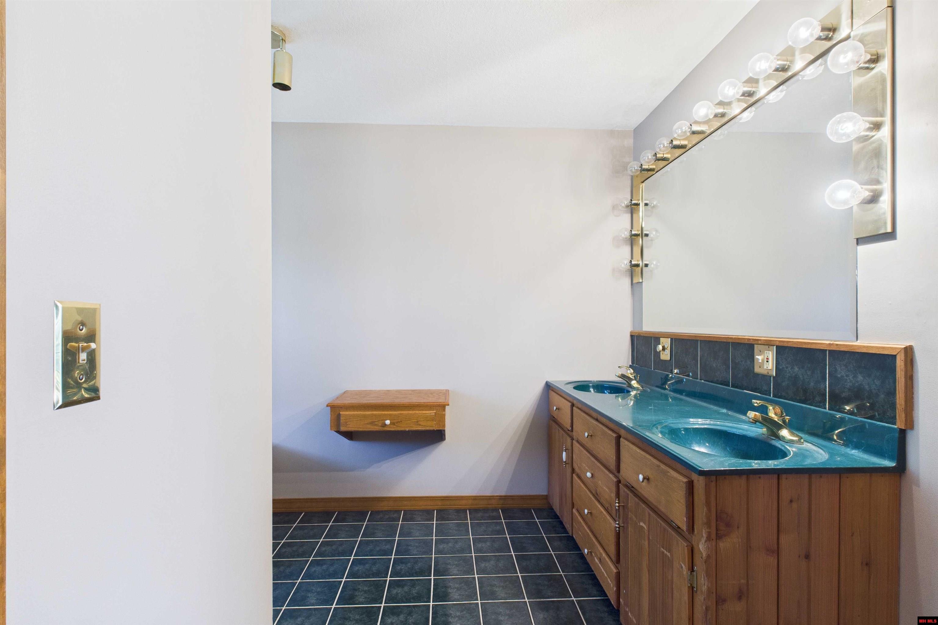 7167 Hwy 62/412 West