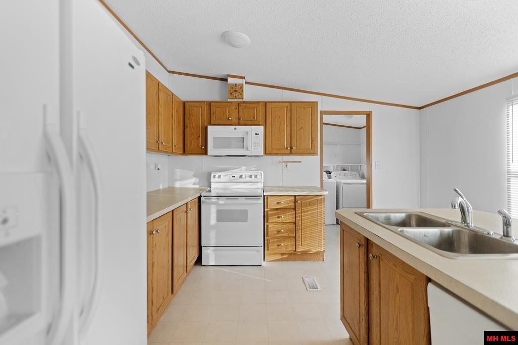 1215 Glenbriar Court