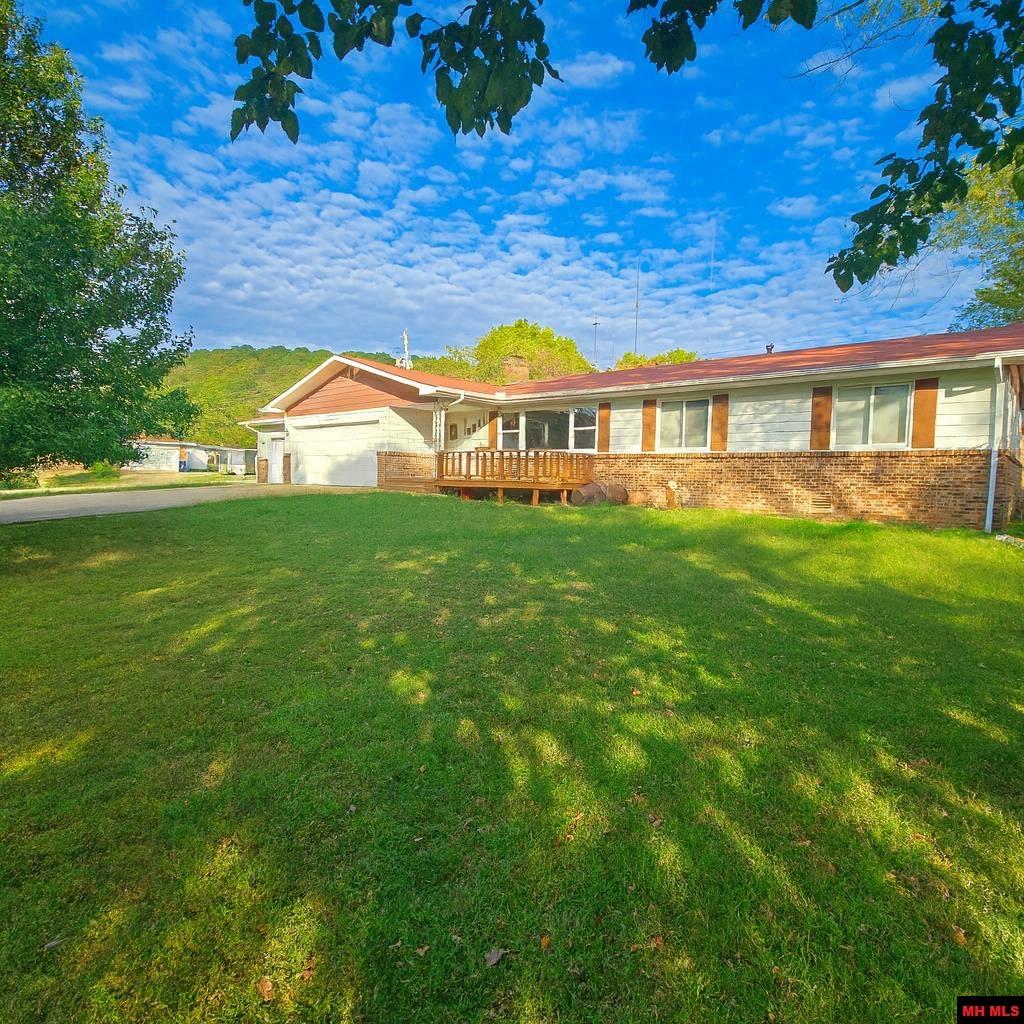 608 Broadmoor Circle