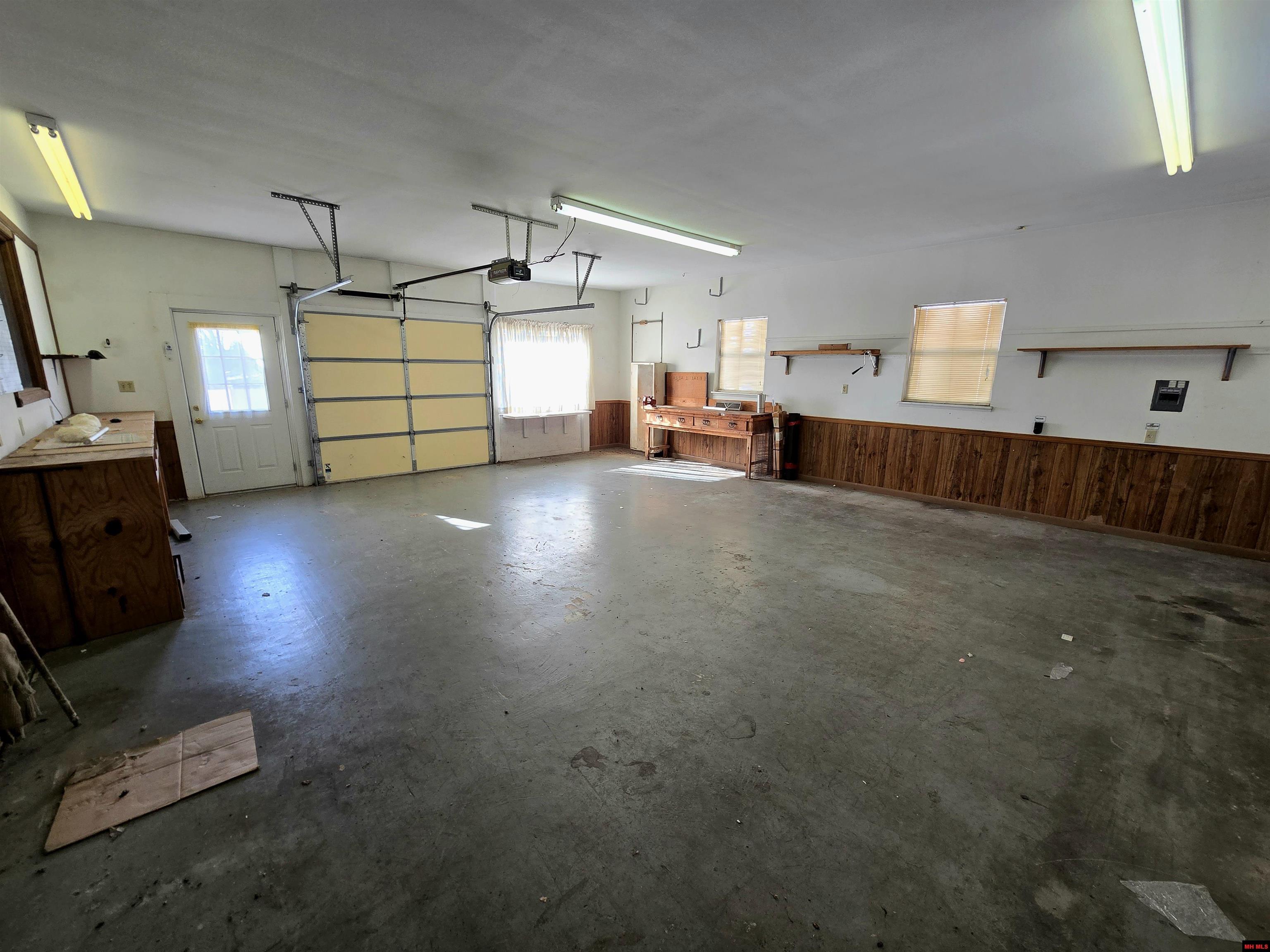 608 Broadmoor Circle