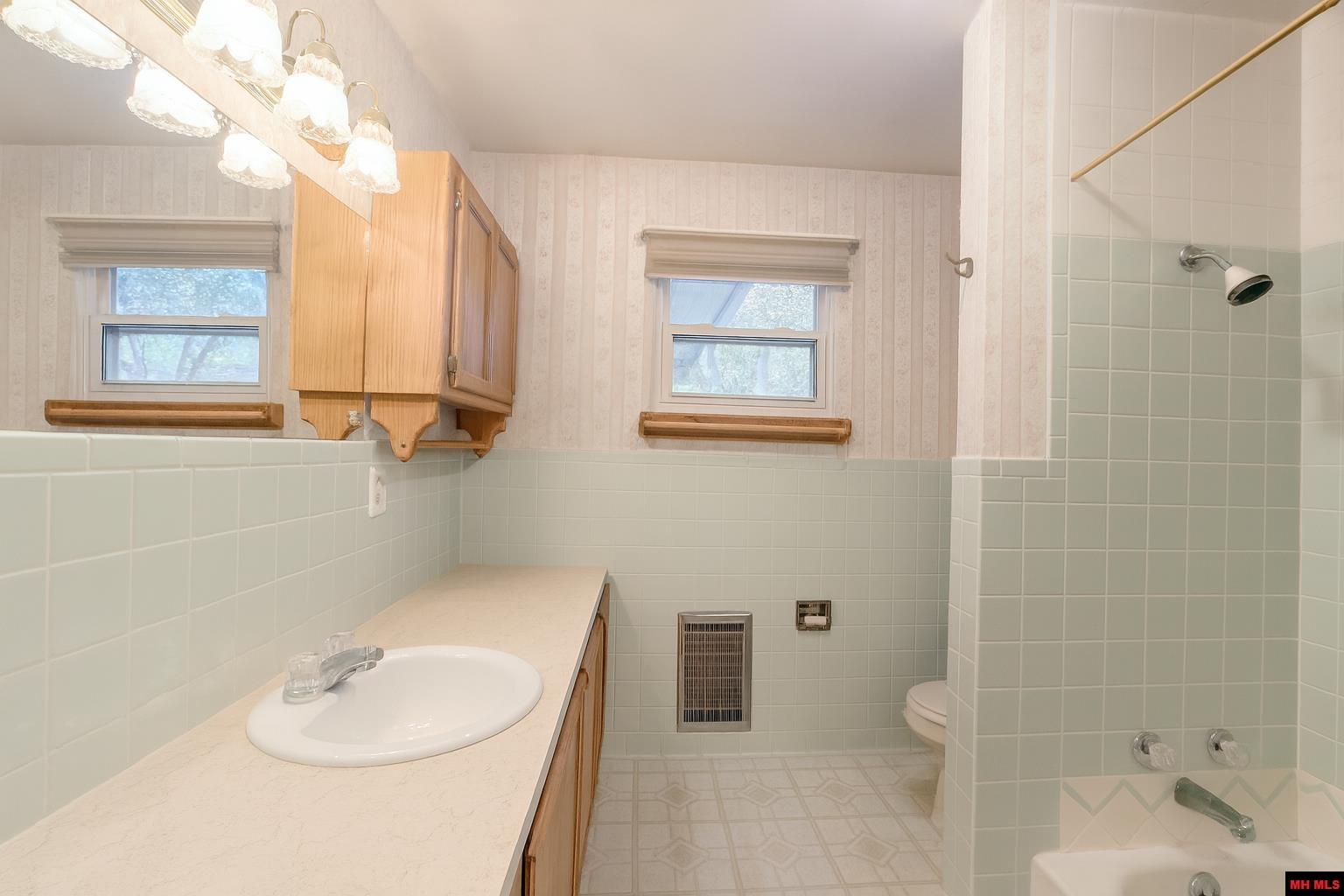 608 Broadmoor Circle