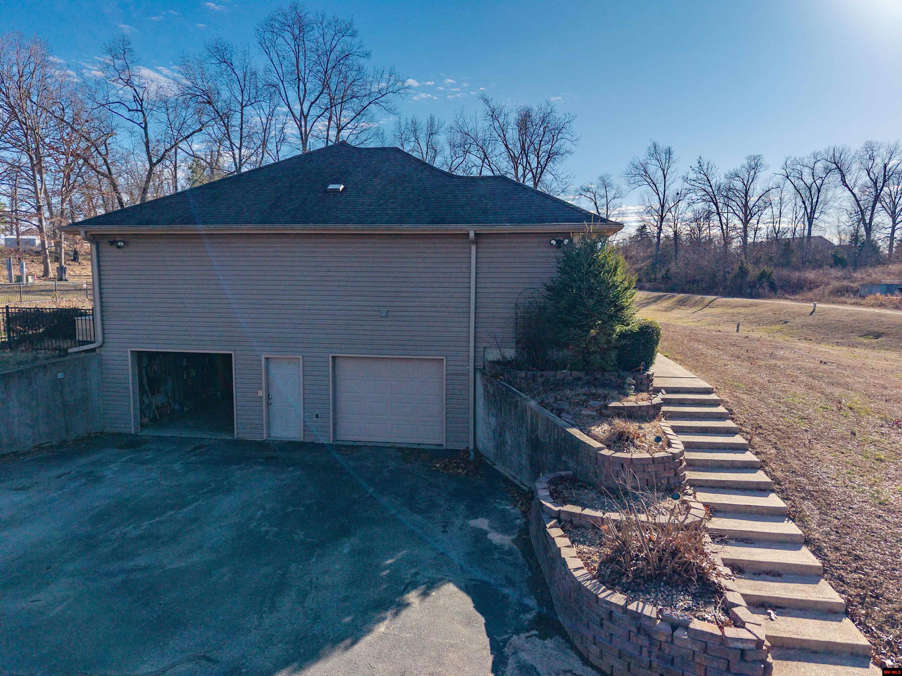 7584 Private Road 2453