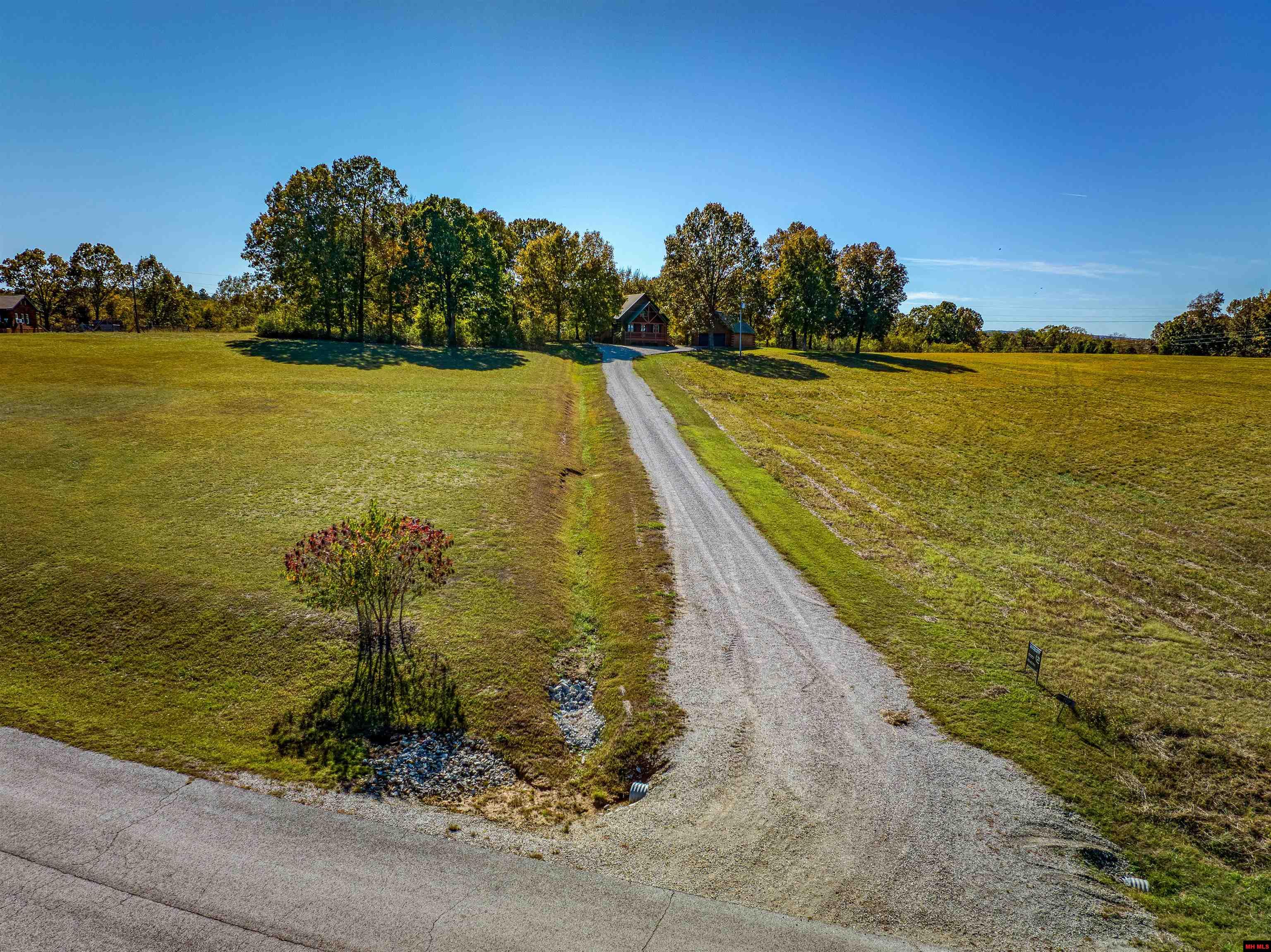 232 CROWN COURT Norfork, AR