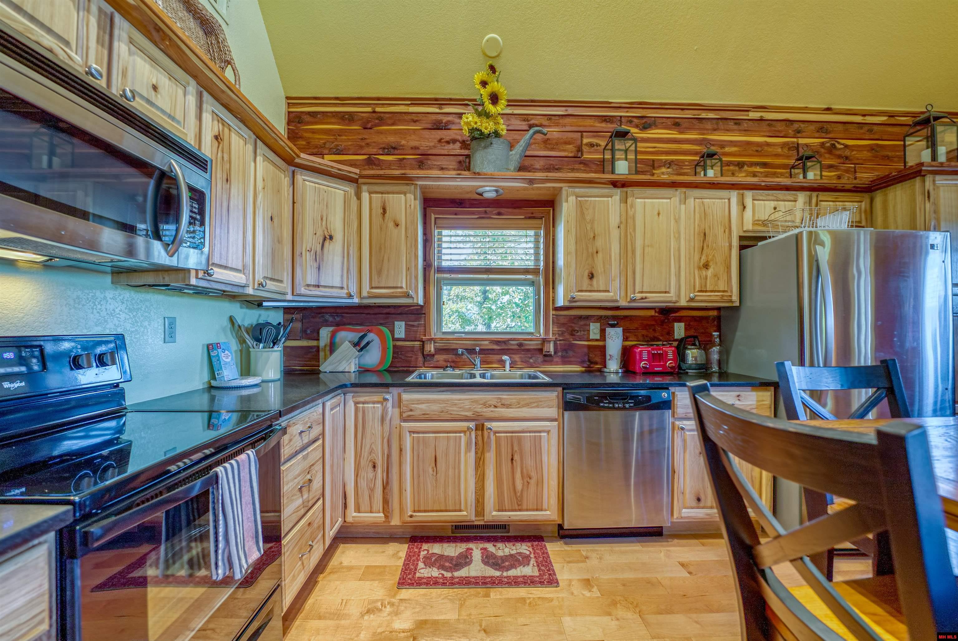 232 CROWN COURT Norfork, AR