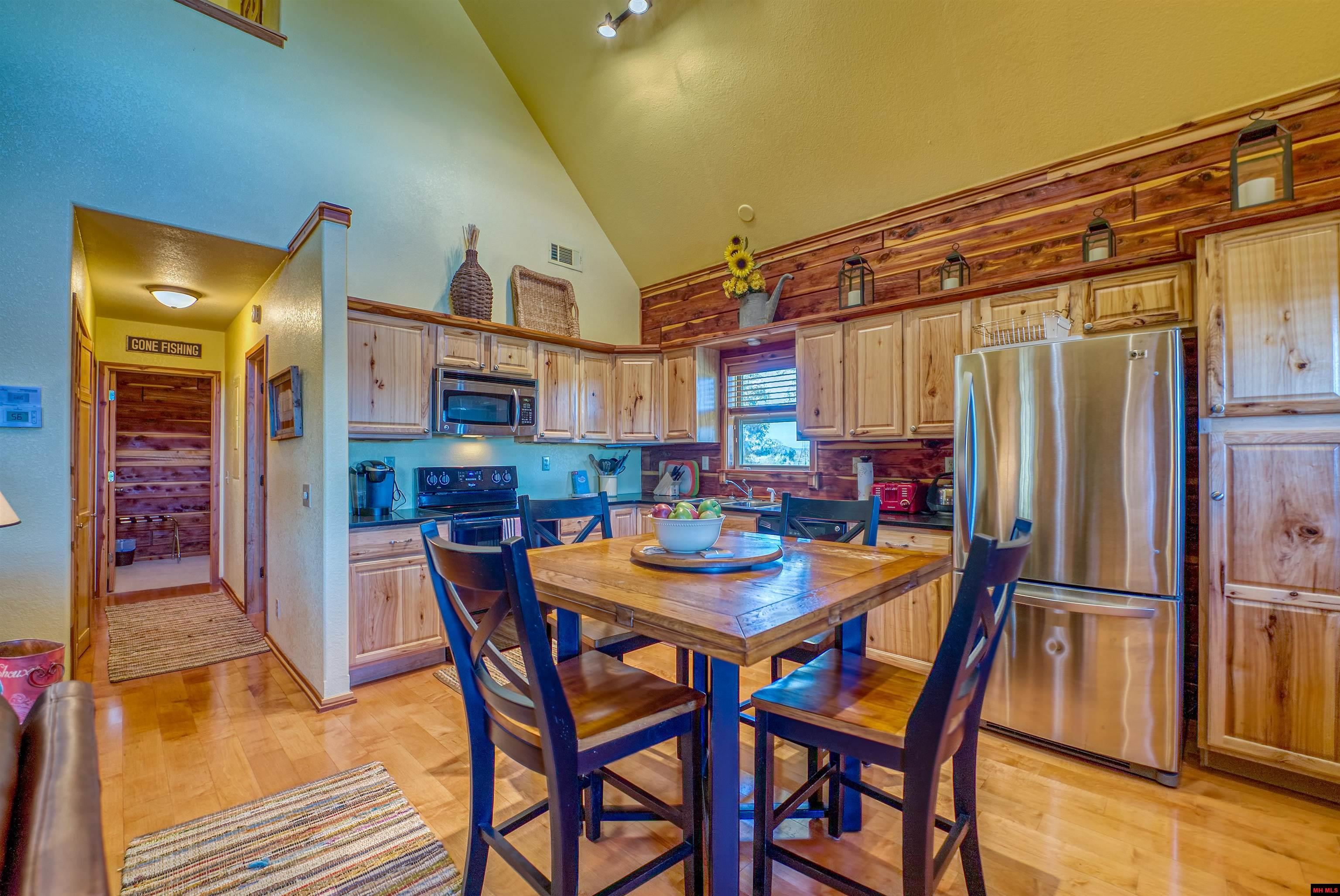 232 CROWN COURT Norfork, AR