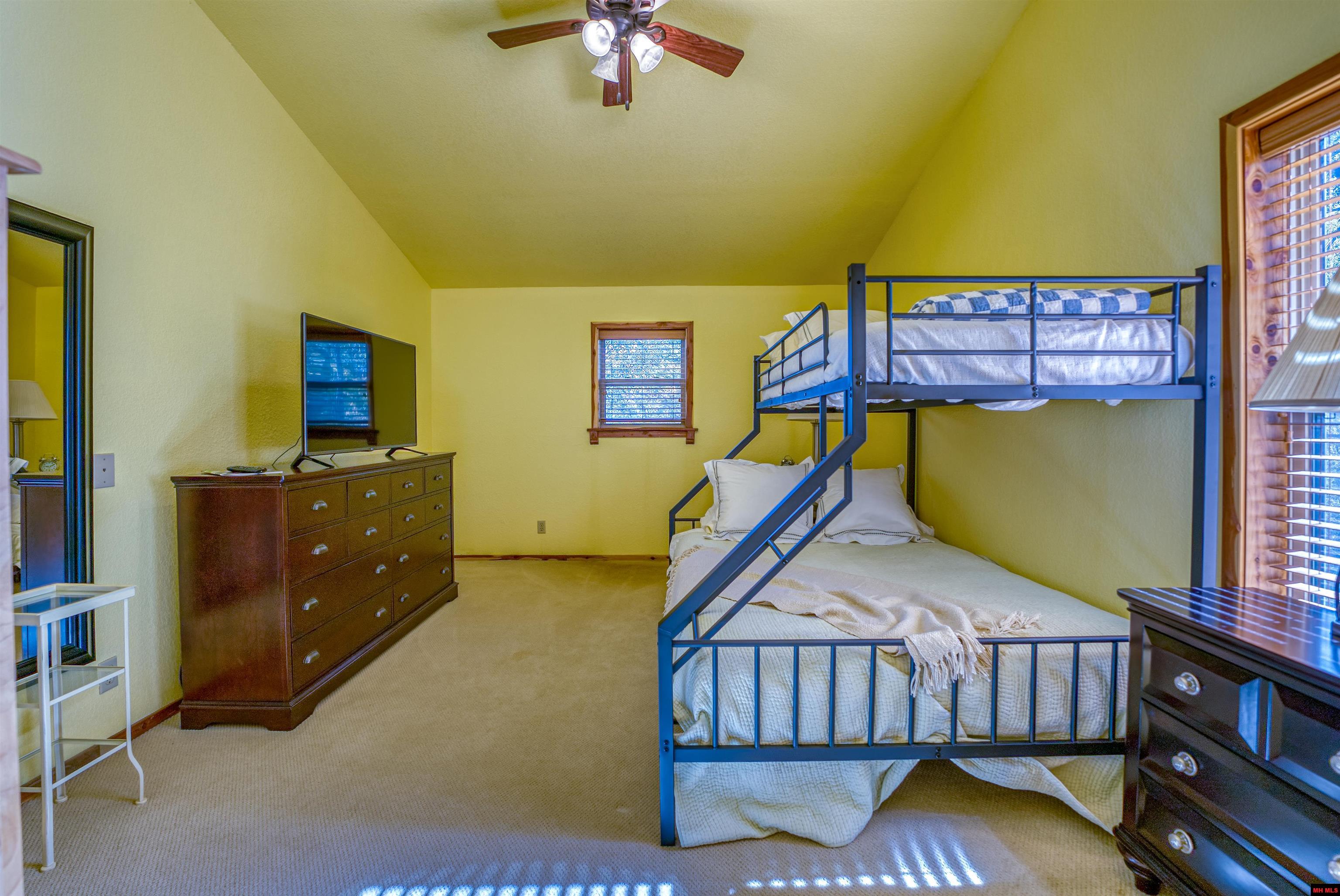 232 CROWN COURT Norfork, AR