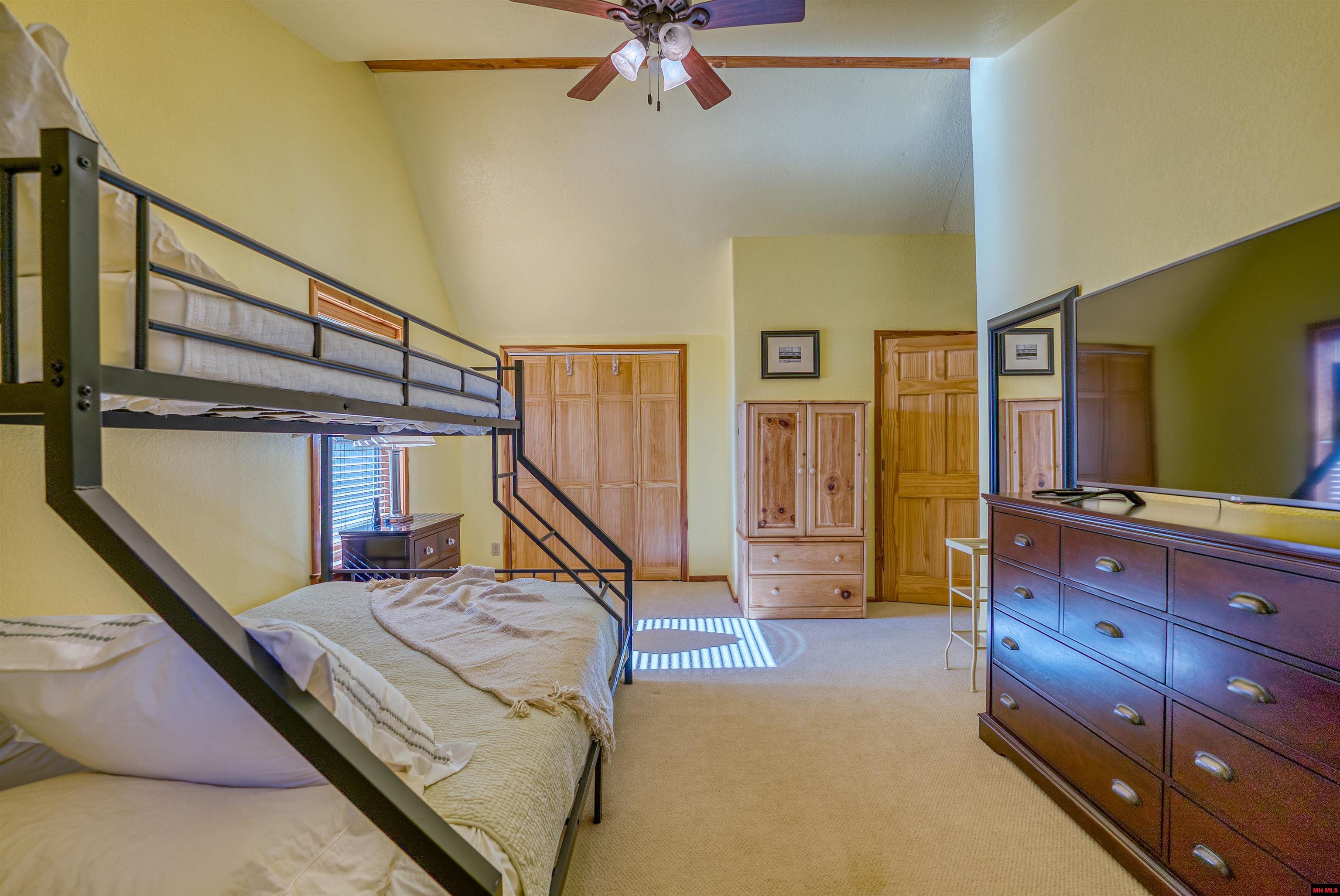 232 CROWN COURT Norfork, AR