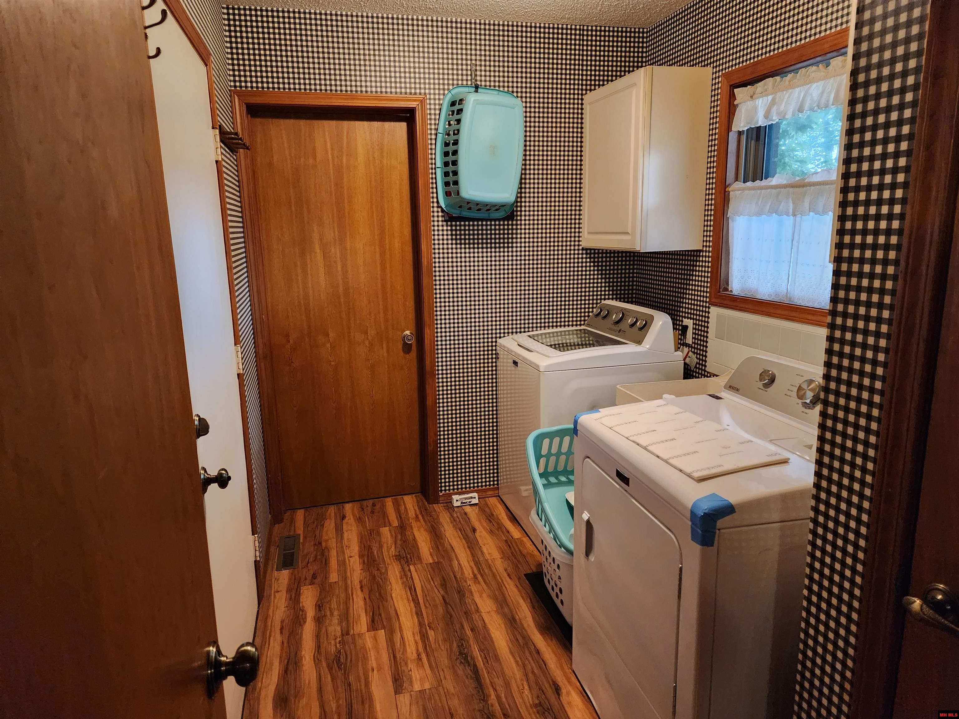 1805 Van Buren Avenue