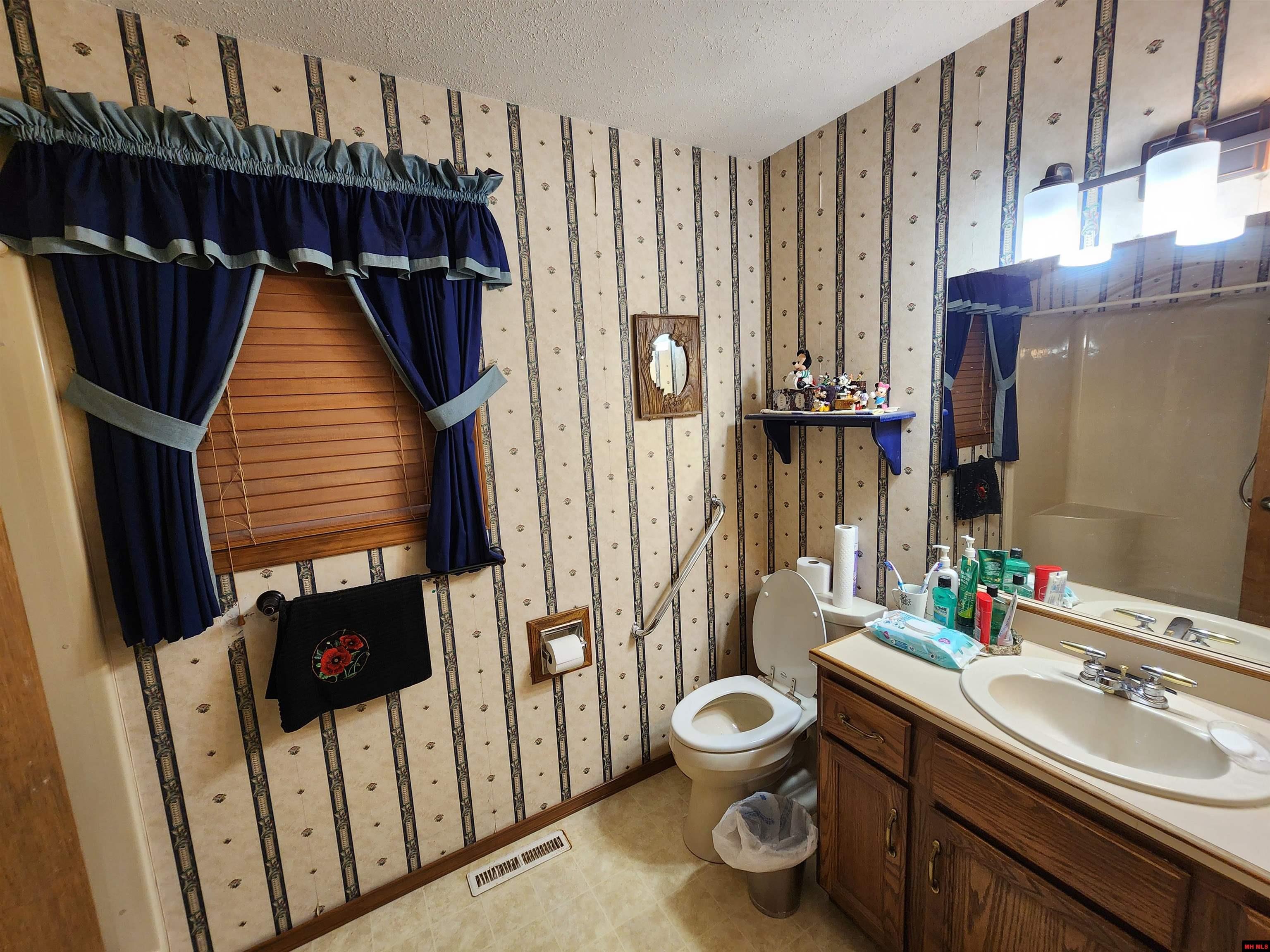 1805 Van Buren Avenue