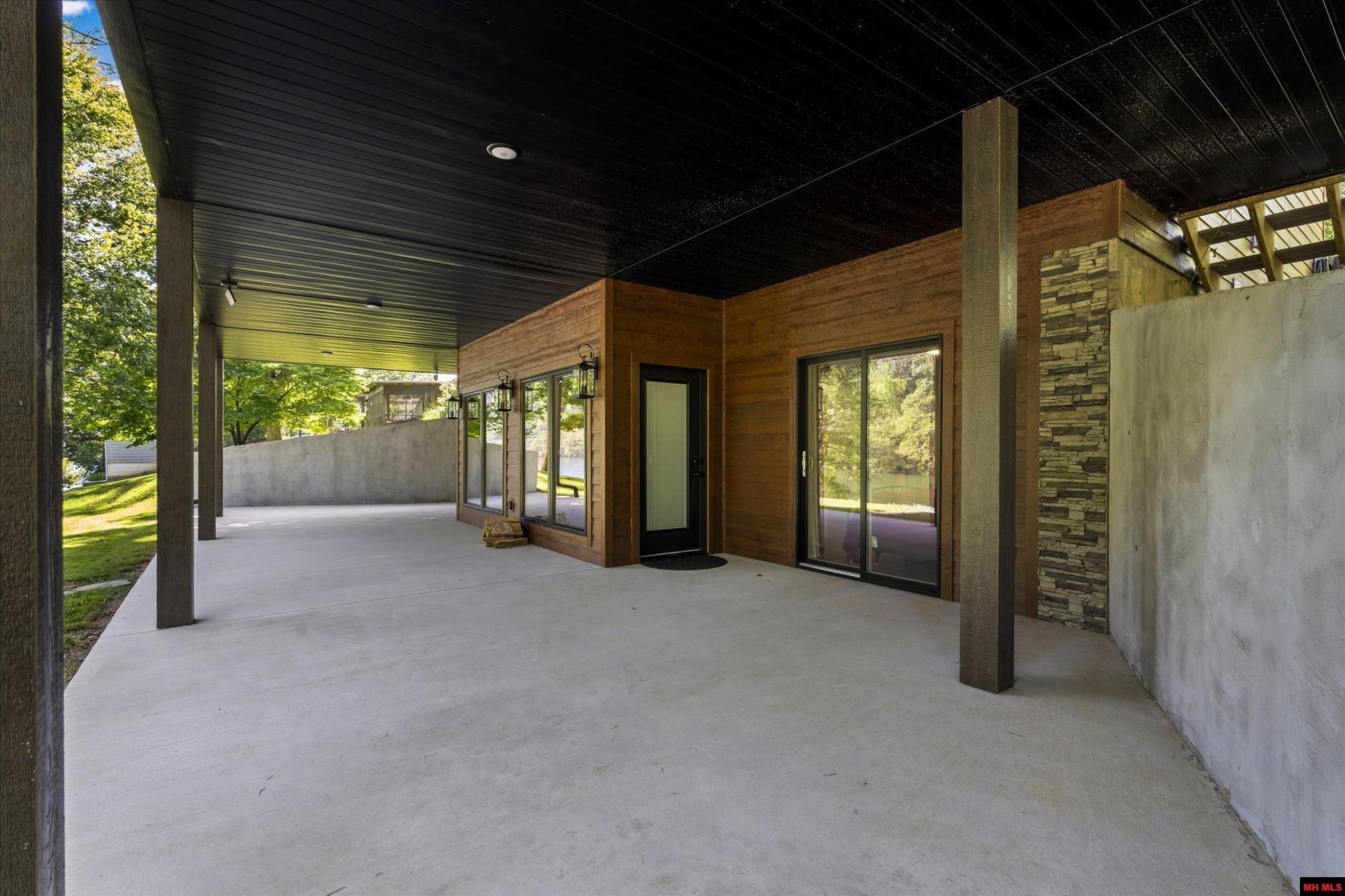 352 Wheatstone Place