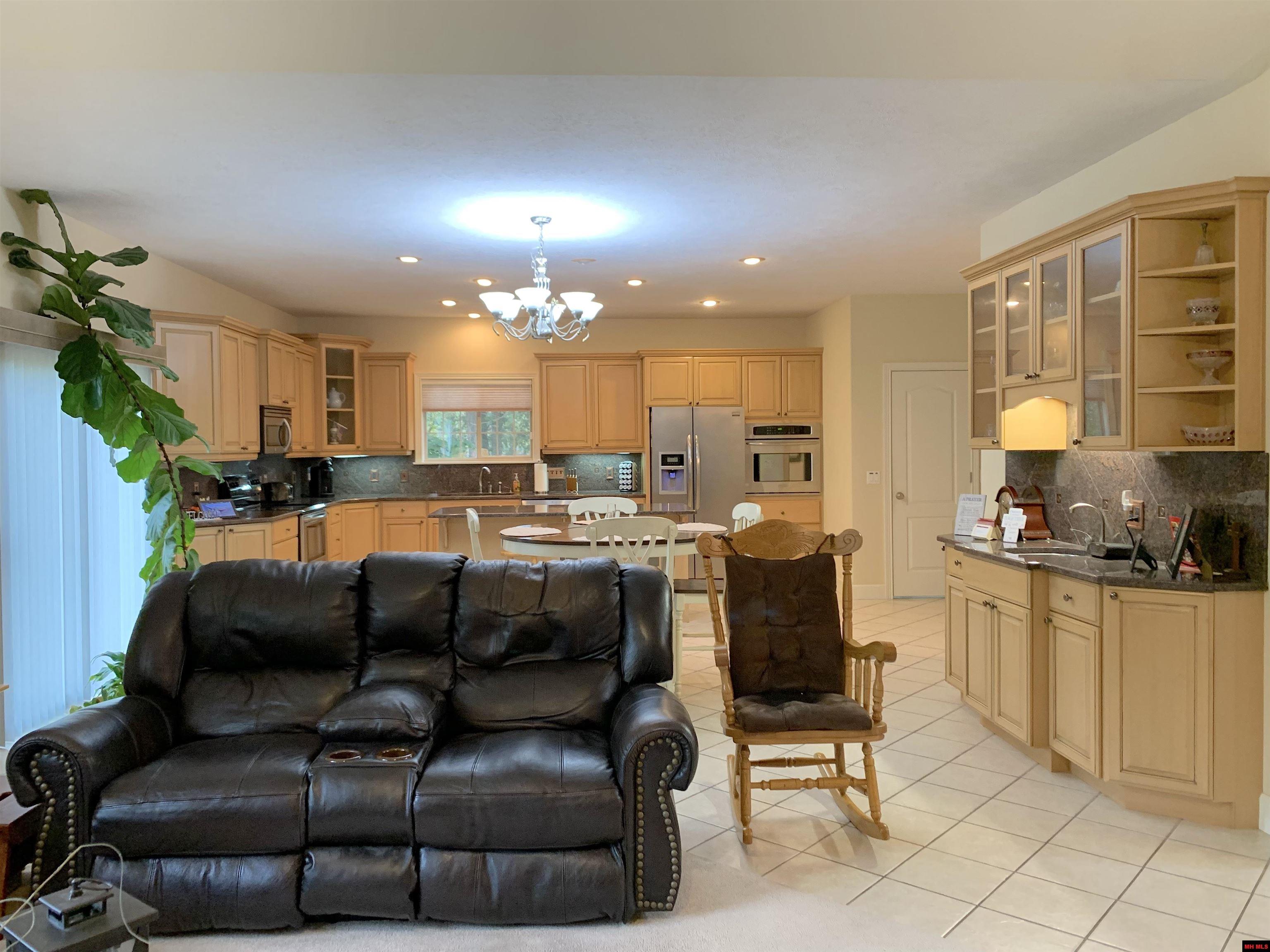 1722 Brentwood Drive