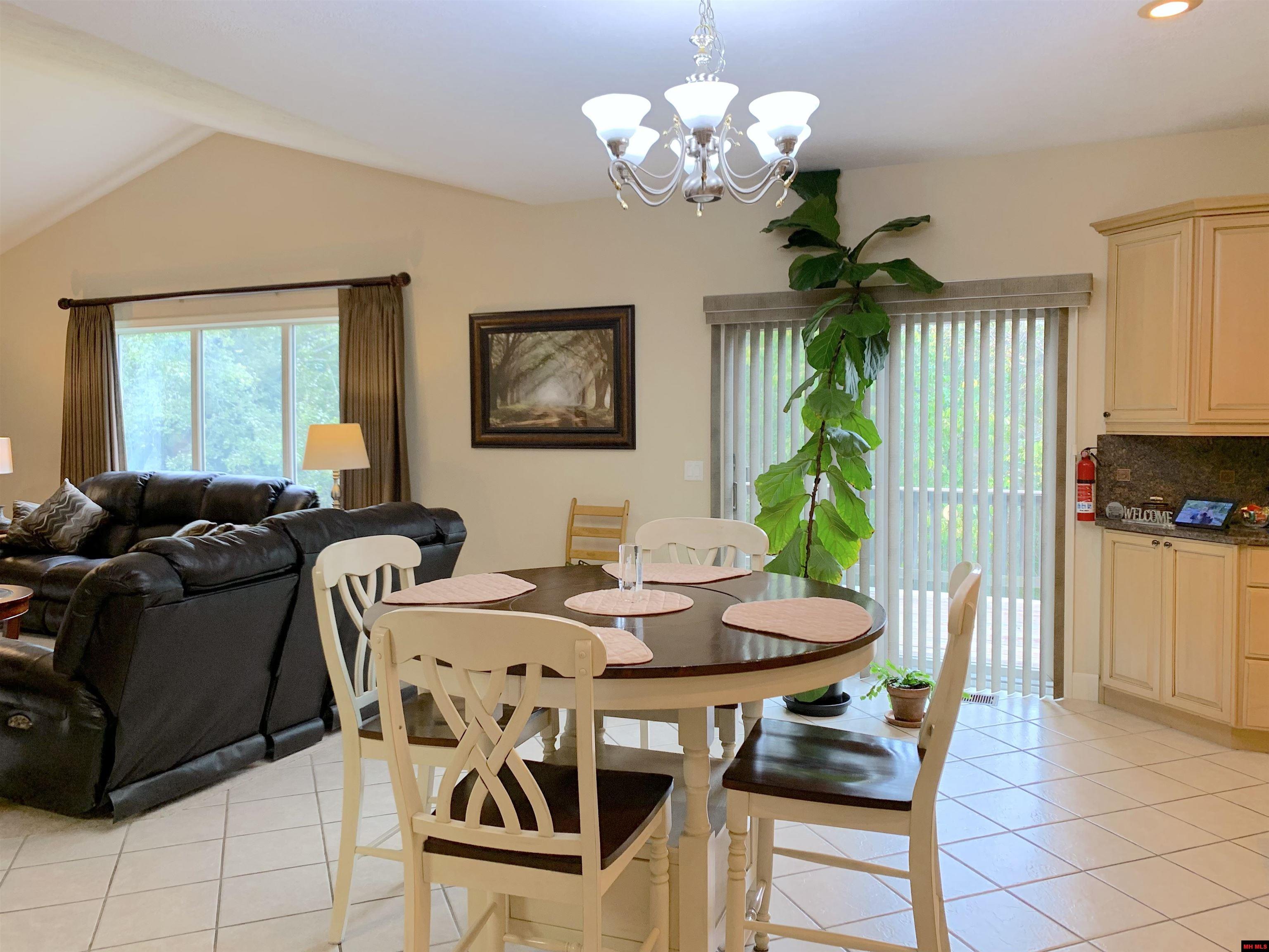 1722 Brentwood Drive