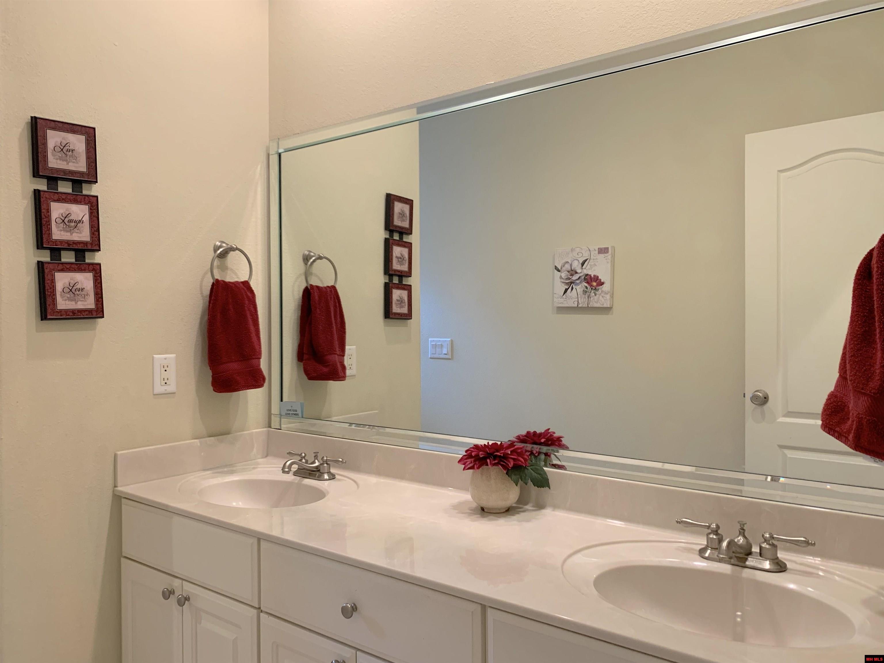 1722 Brentwood Drive