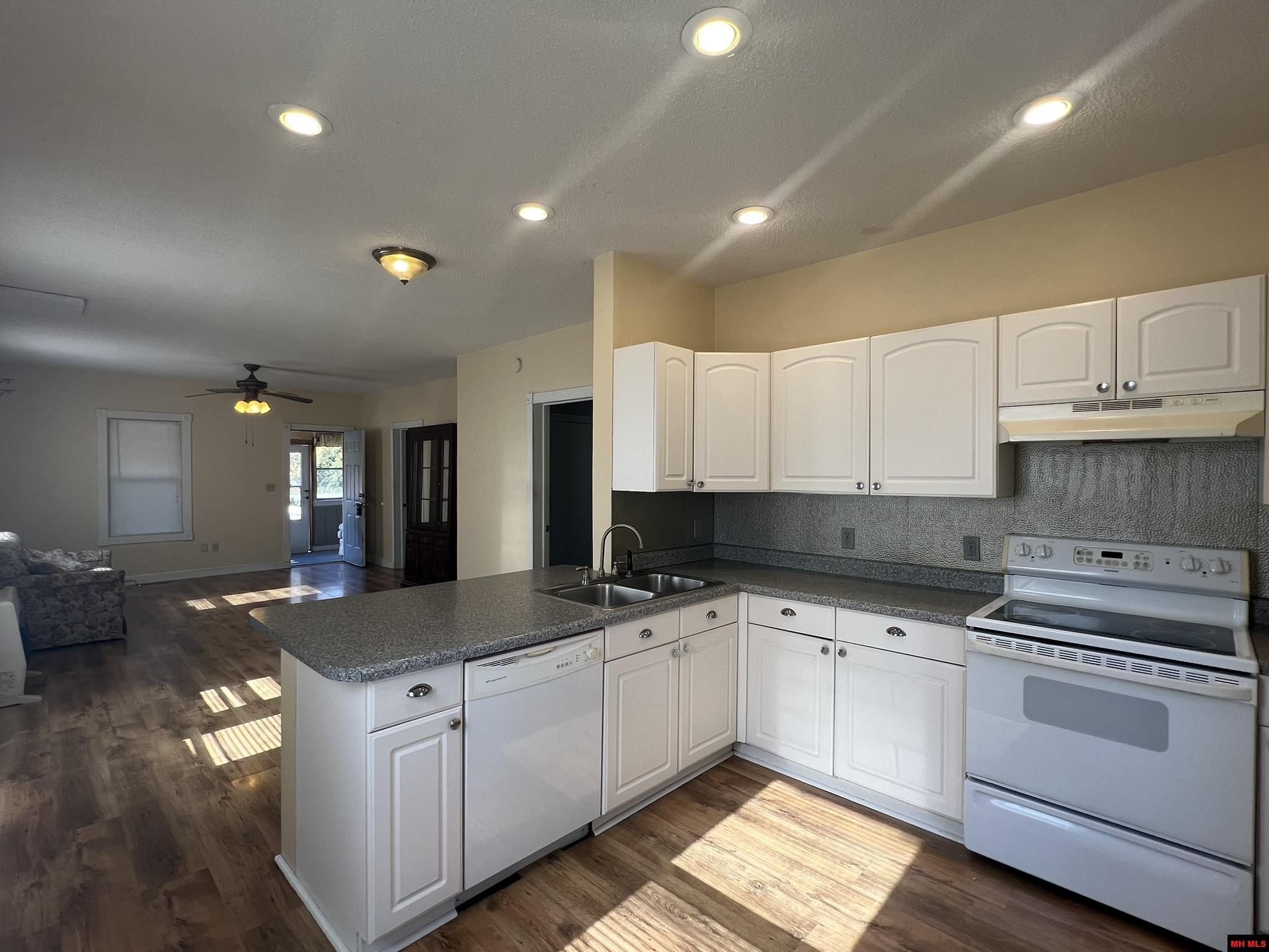 809 GRAY STREET Mountain Home, AR