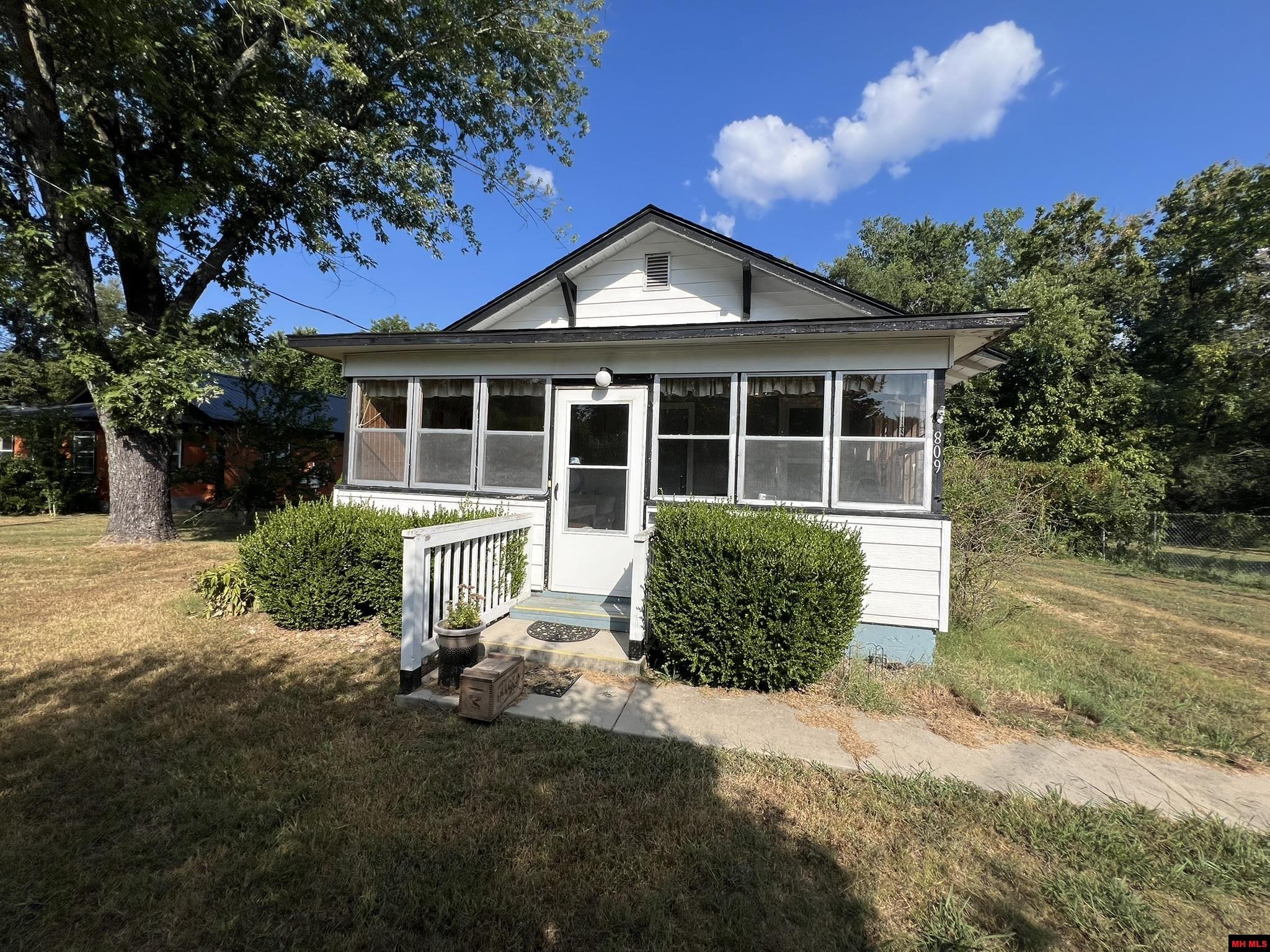 809 GRAY STREET Mountain Home, AR