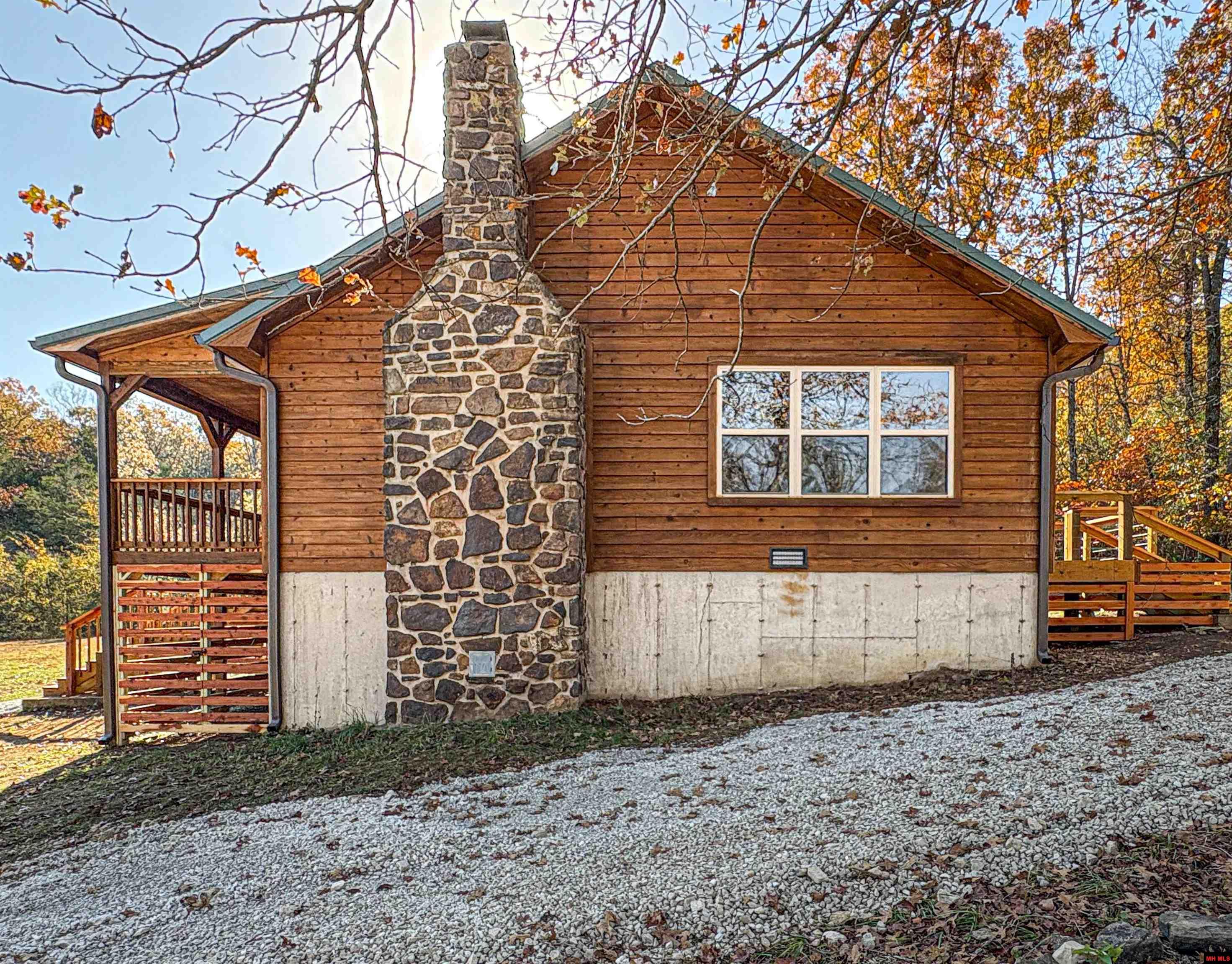 1113 Thousand Oaks Drive