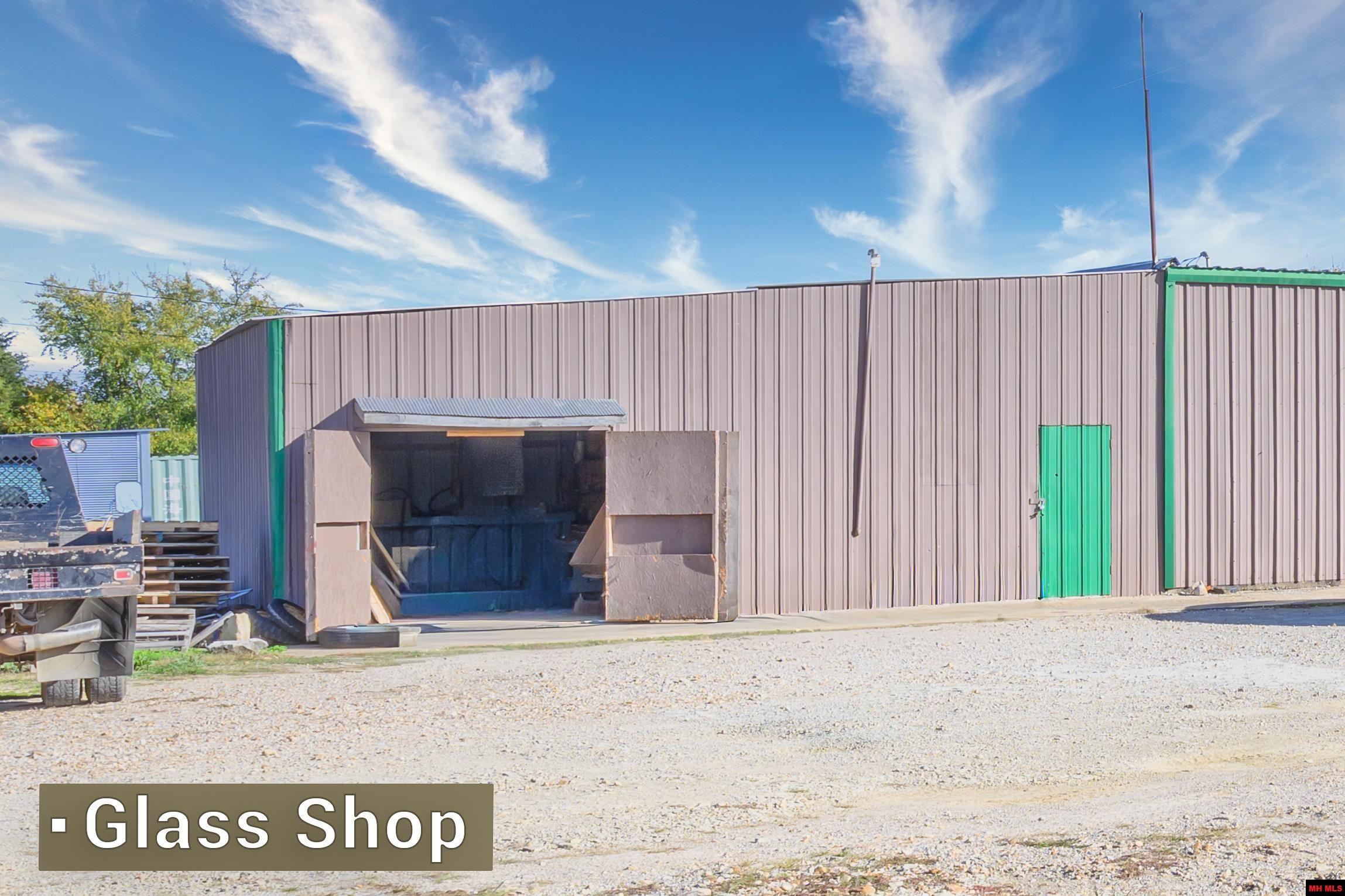 4217 HWY 62 Flippin, AR