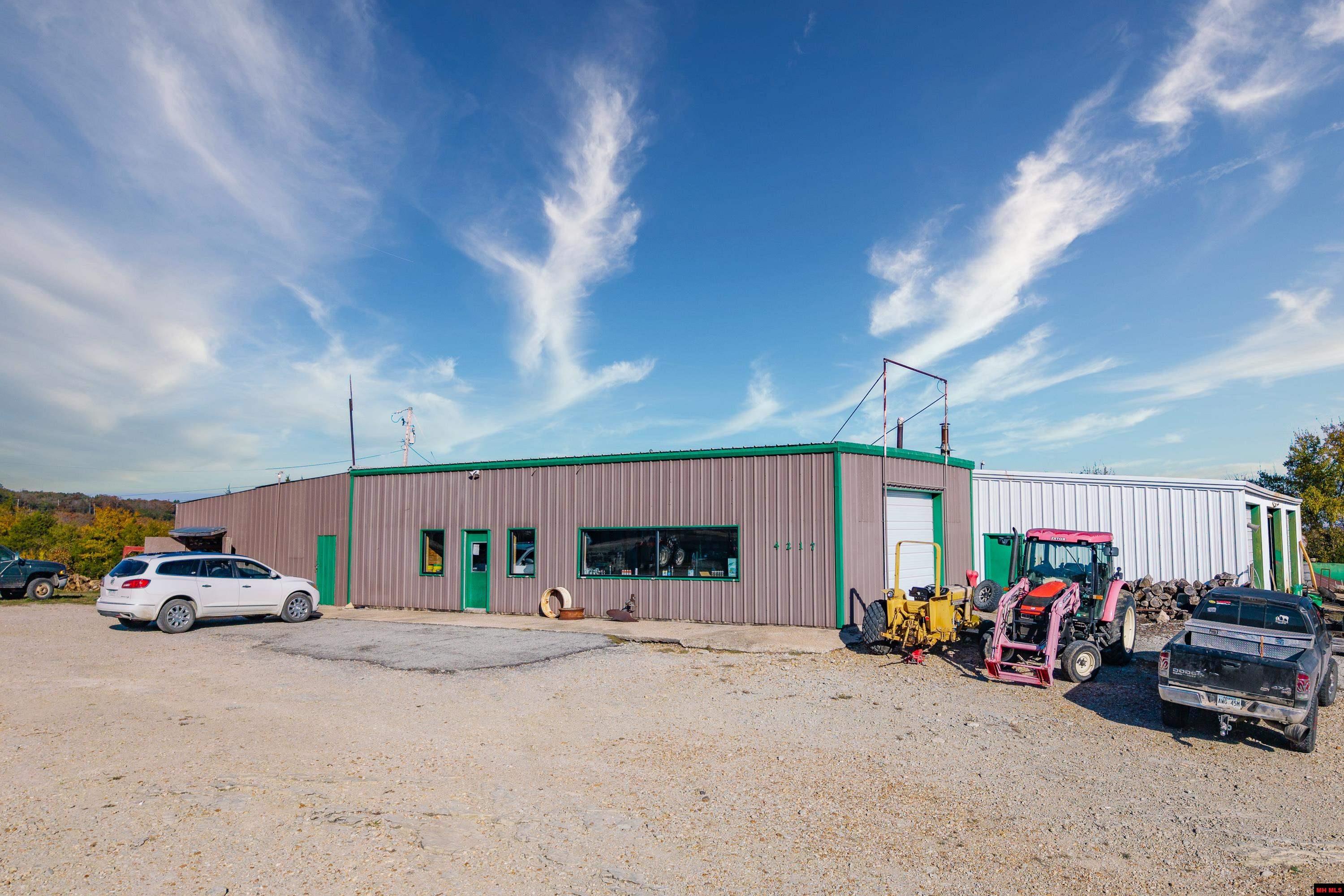 4217 HWY 62 Flippin, AR