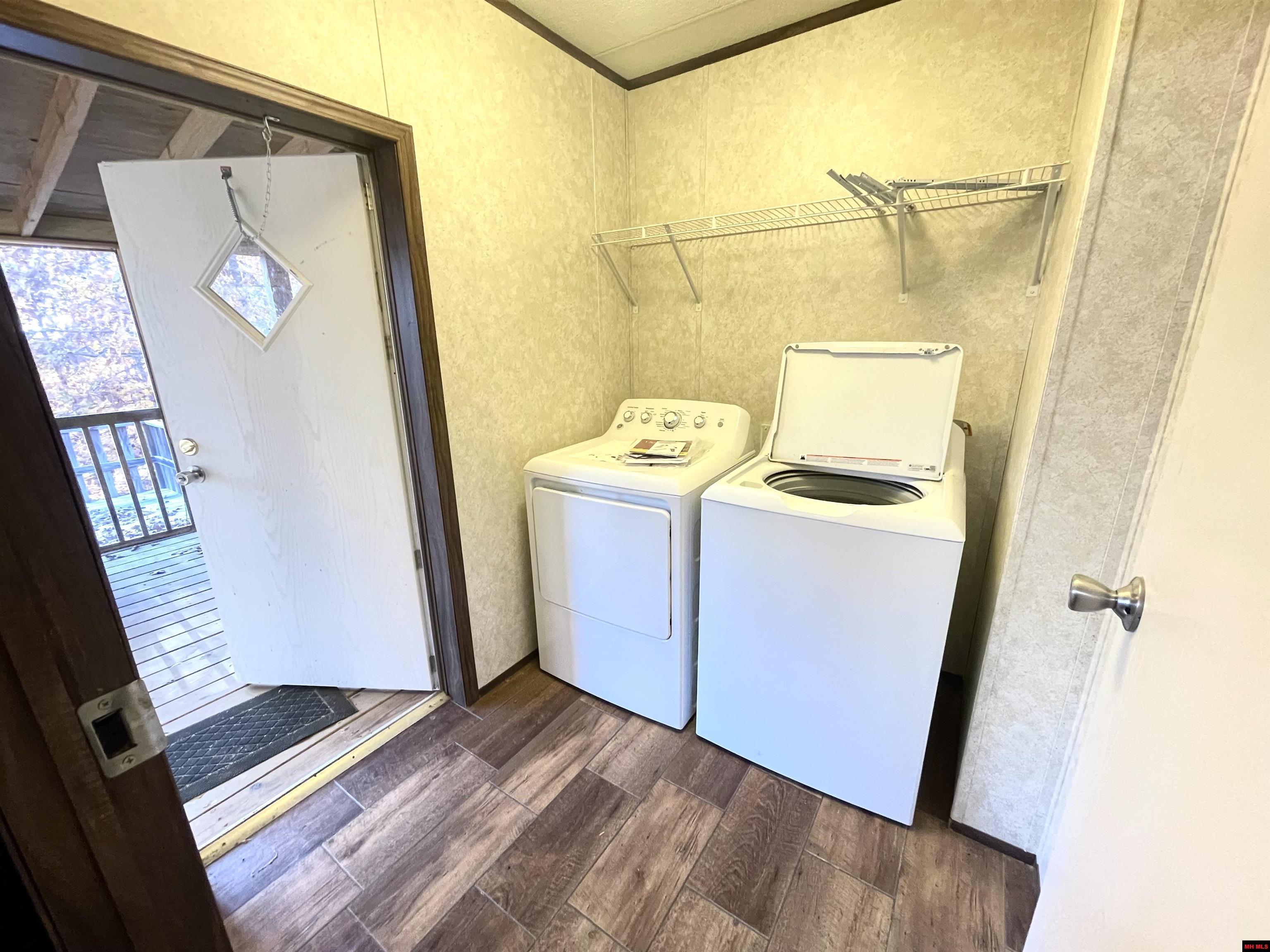 1044 Springwood Drive