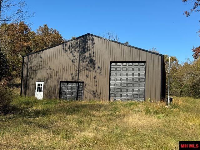 002-04087-000 Chappie Lane