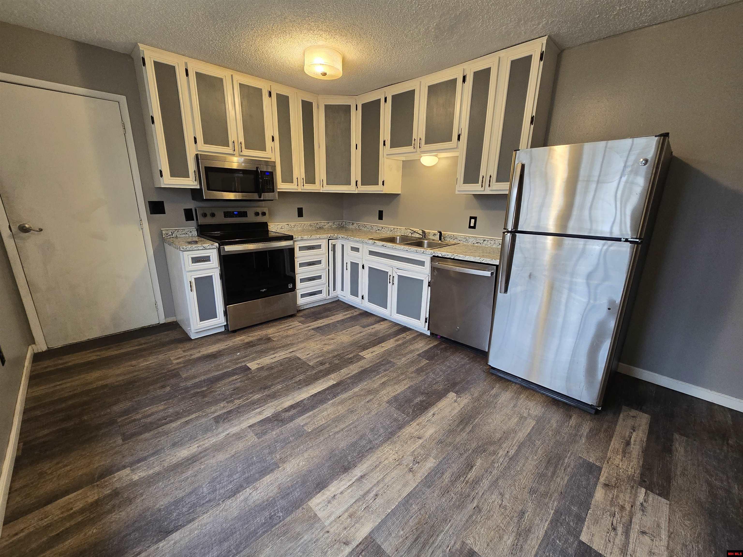 409 Bomber Boulevard