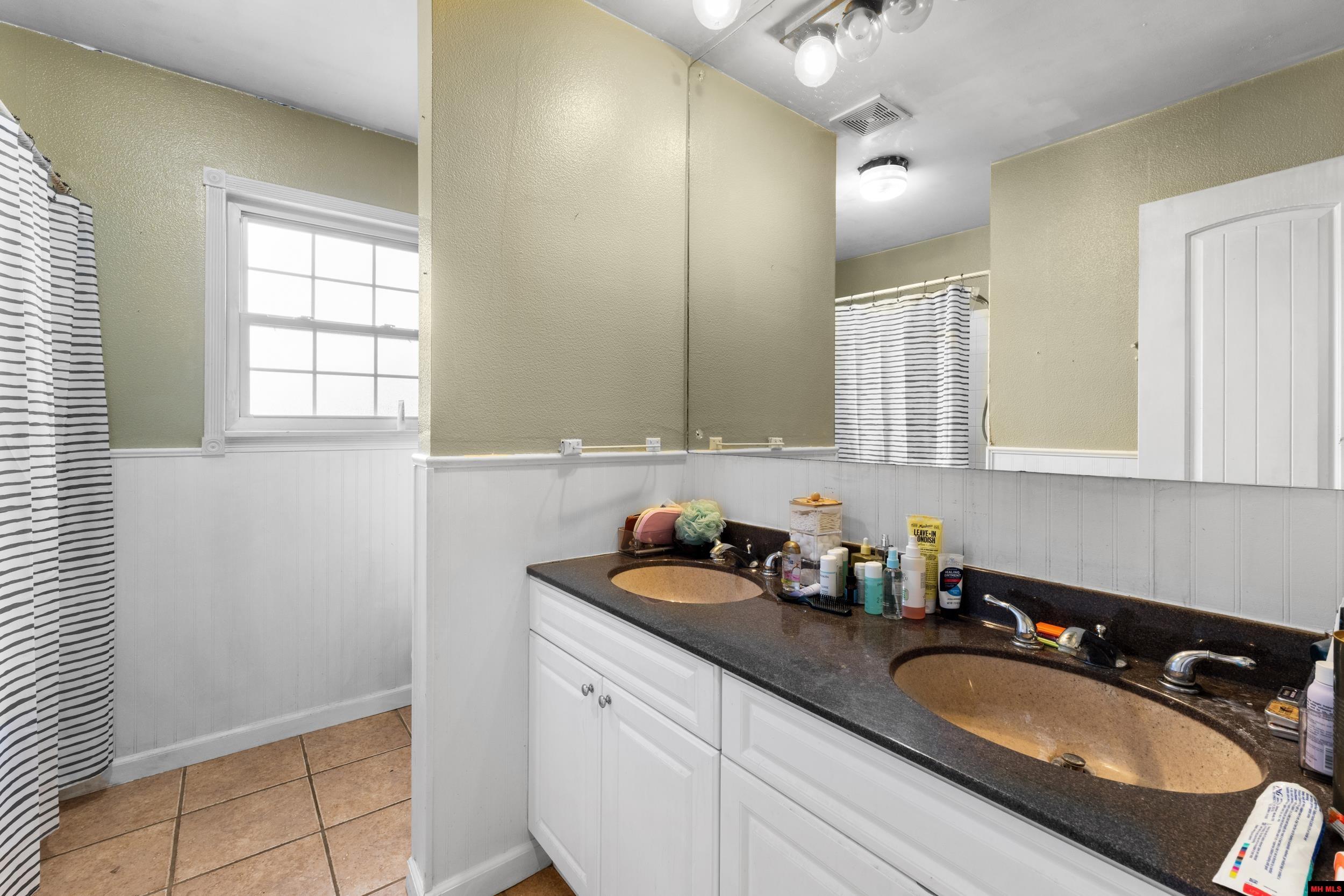 408 E Sanford Street