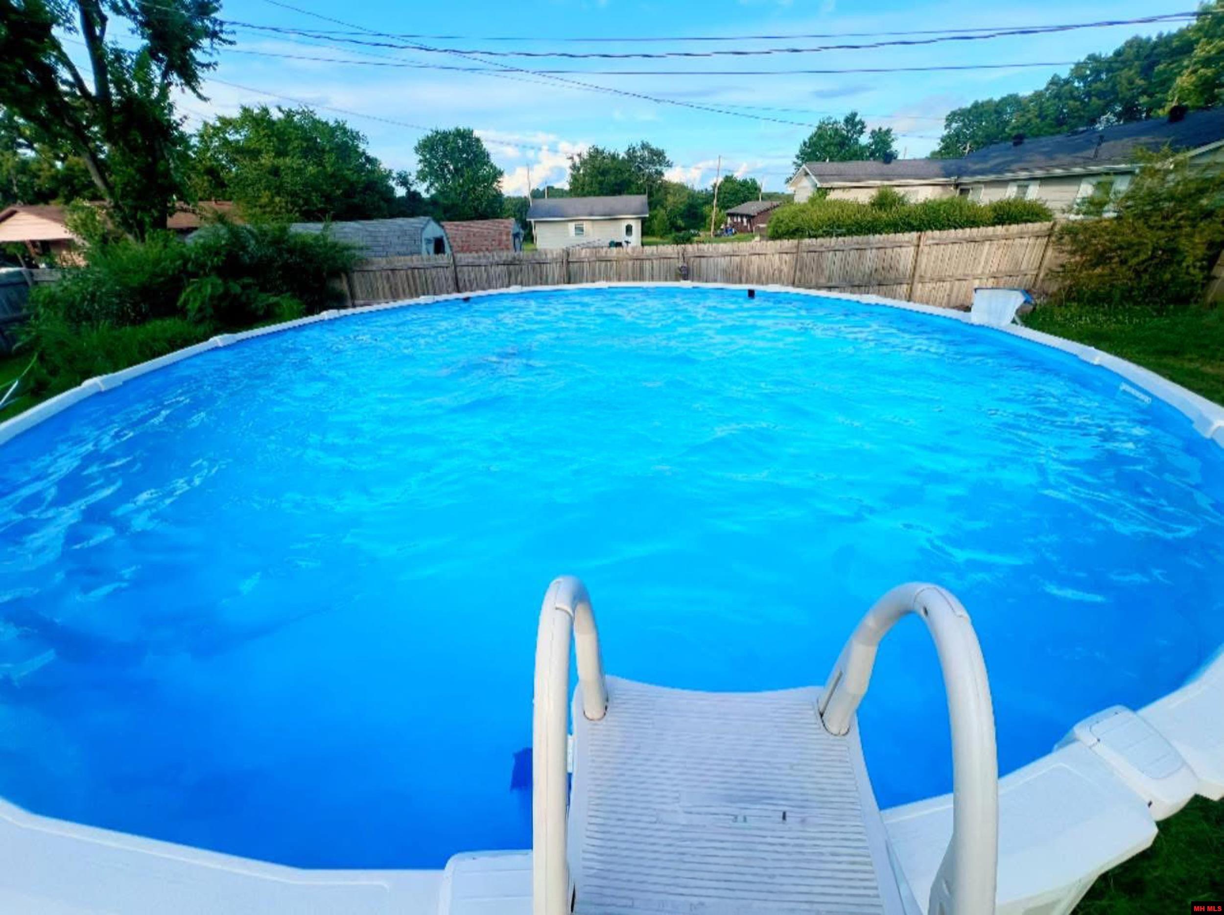 408 E Sanford Street