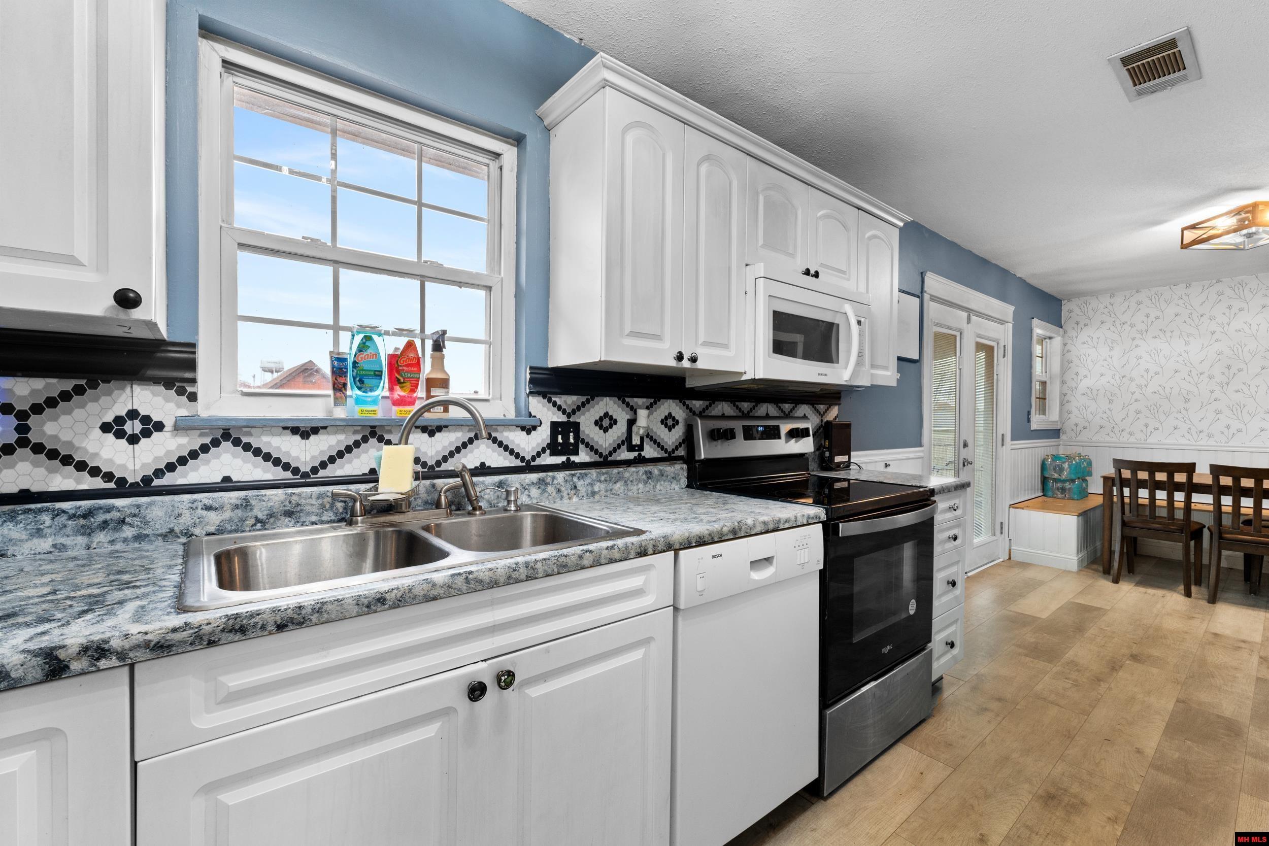 408 E Sanford Street