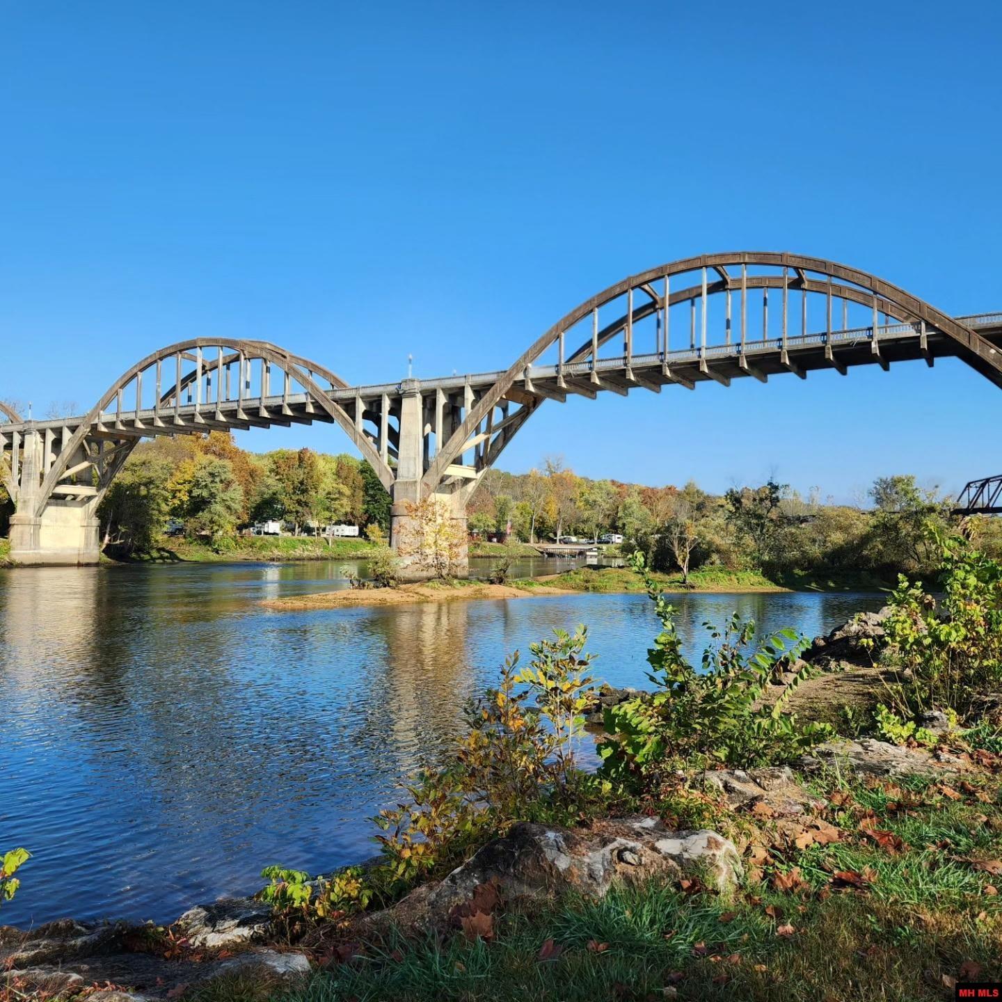 490-00001-008 Fox Chase Drive