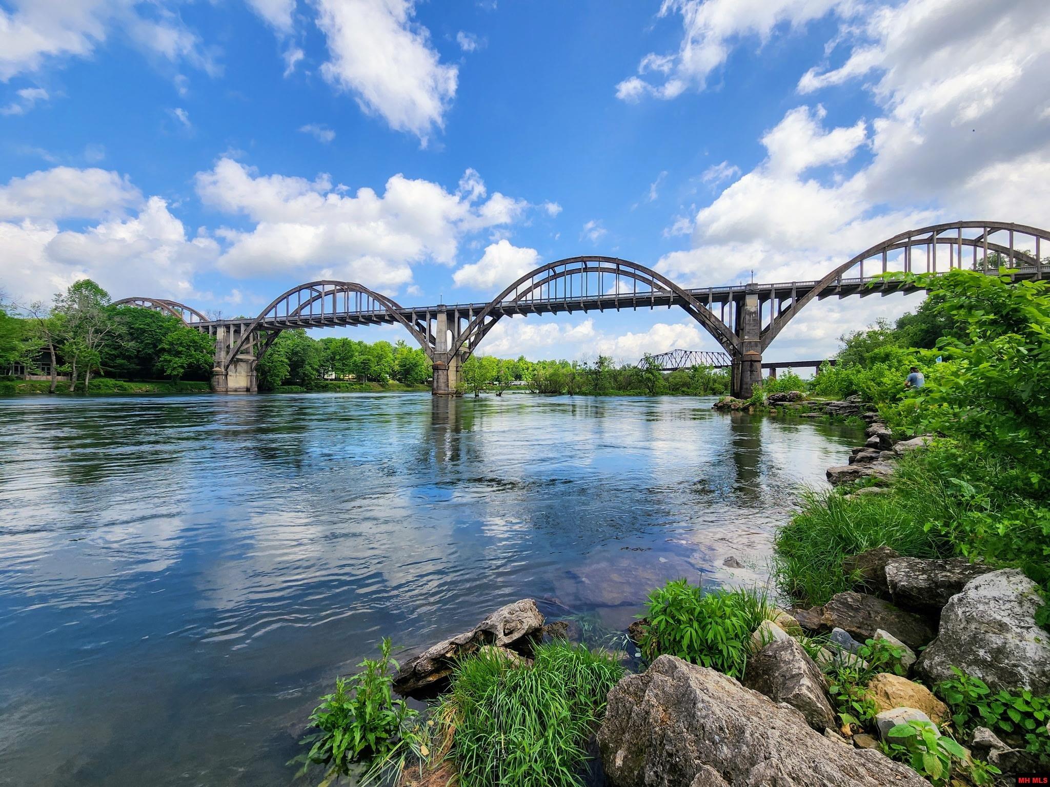 490-00001-008 Fox Chase Drive