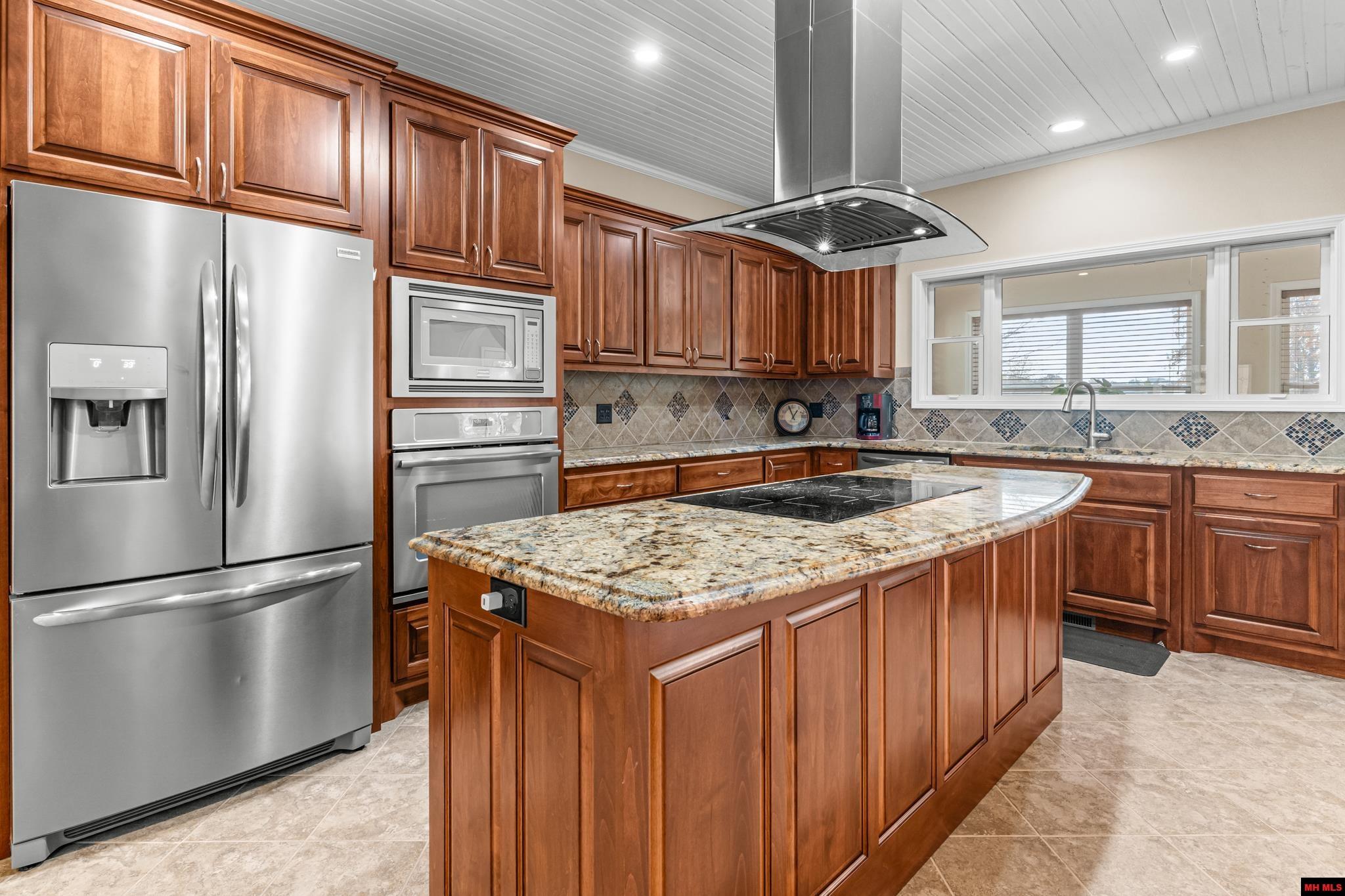 543 GREEN VALLEY DRIVE Mountain Home, AR 72653
