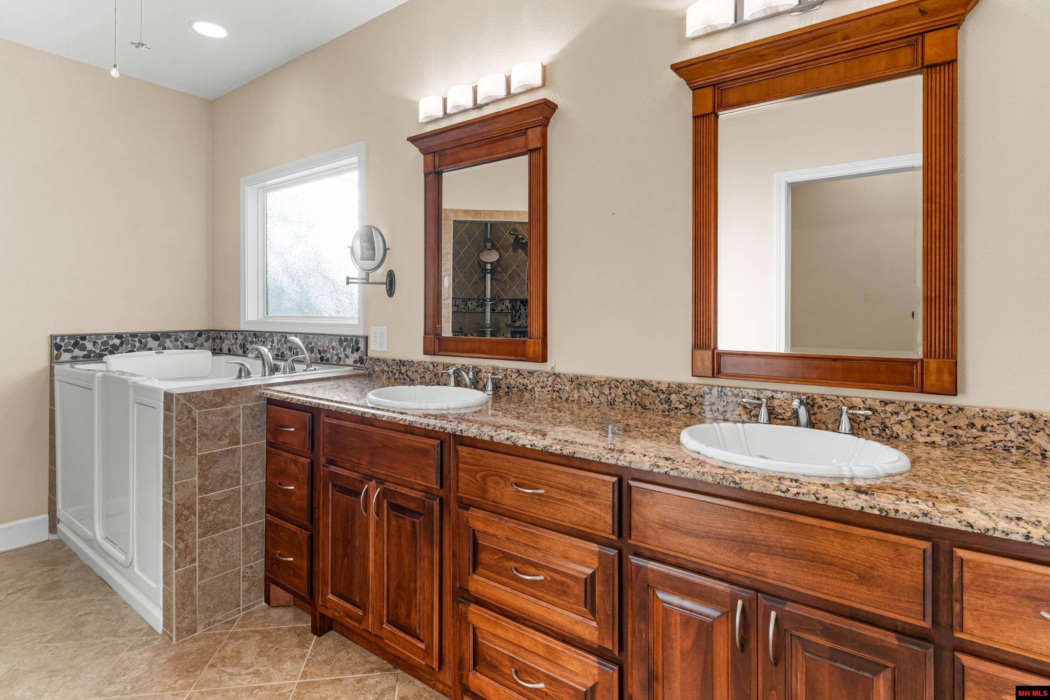 543 GREEN VALLEY DRIVE Mountain Home, AR 72653